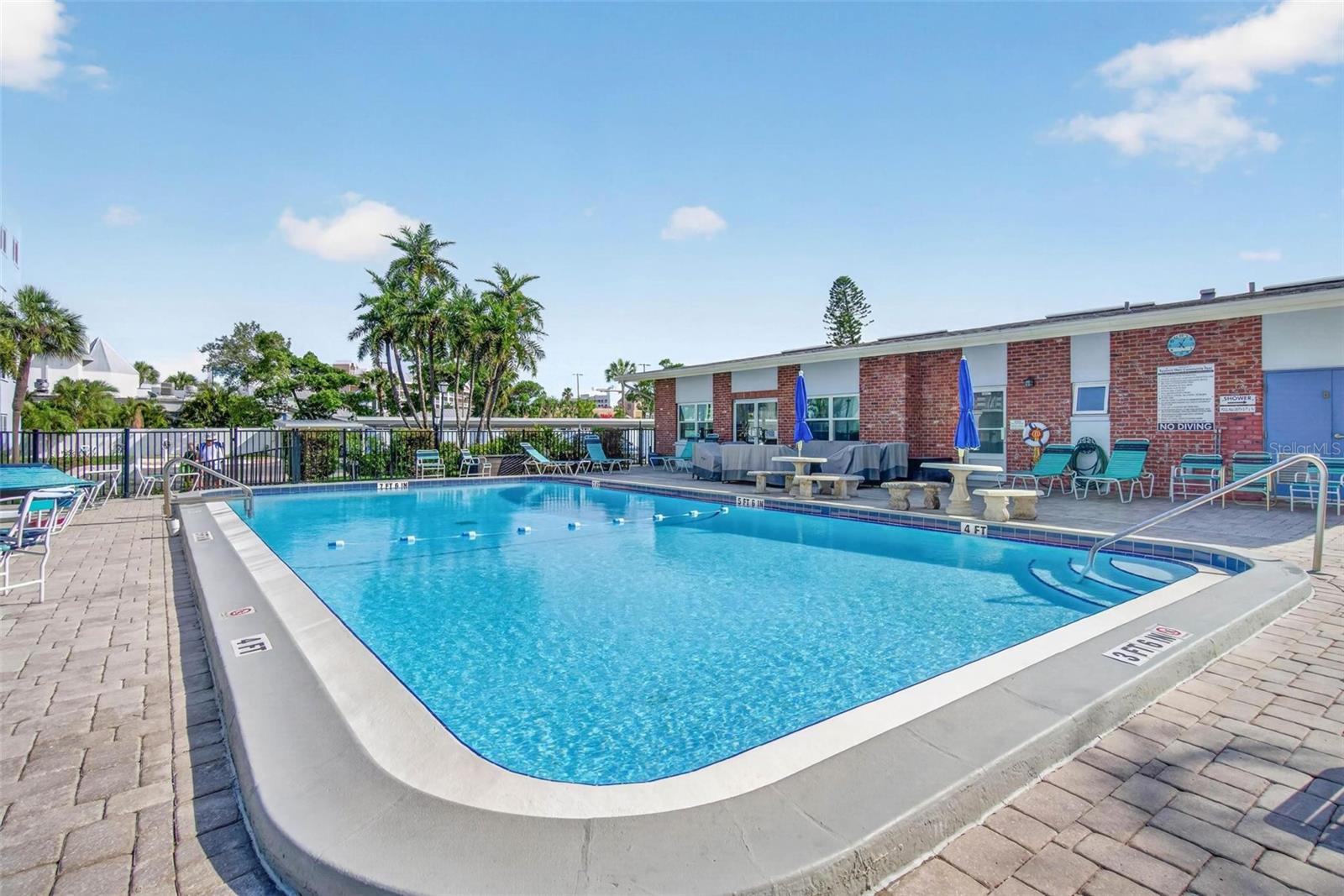 Image 2 of 25 For 5555 Gulf Boulevard 402