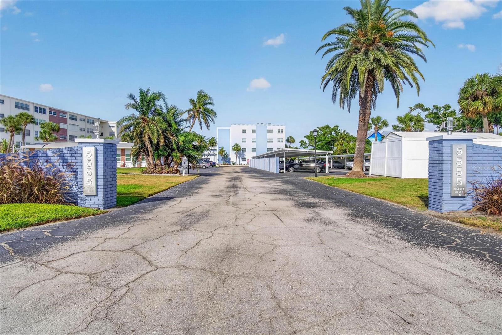 Image 21 of 25 For 5555 Gulf Boulevard 402