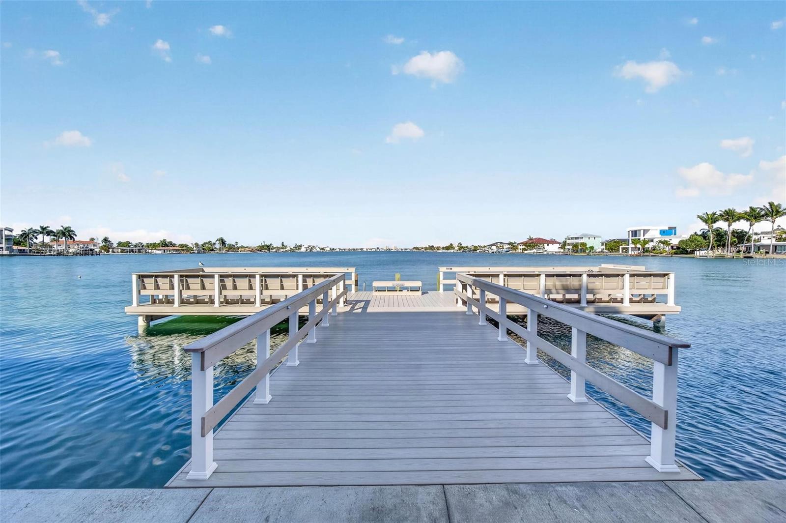 Image 23 of 25 For 5555 Gulf Boulevard 402