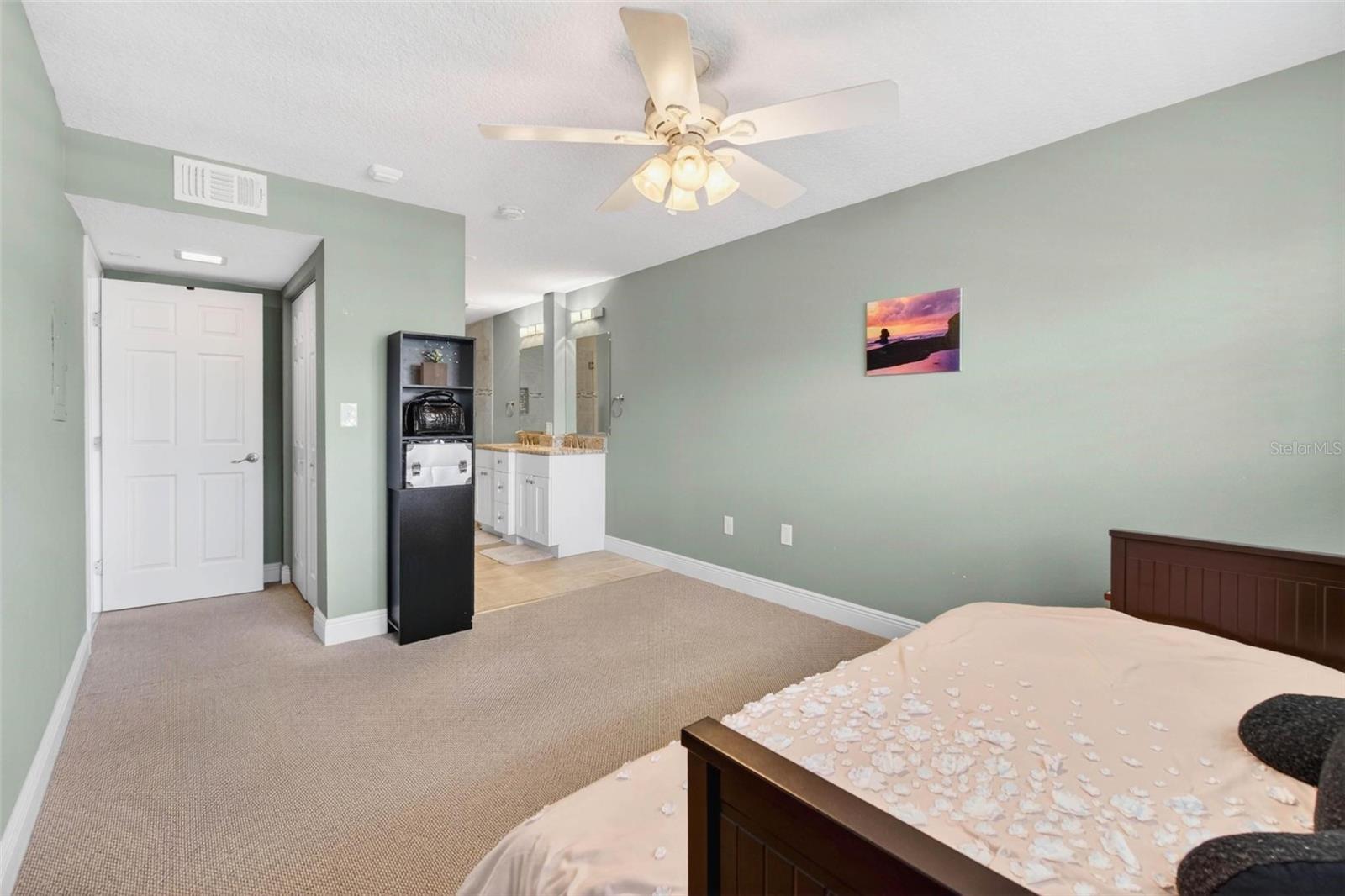 Image 4 of 25 For 5555 Gulf Boulevard 402