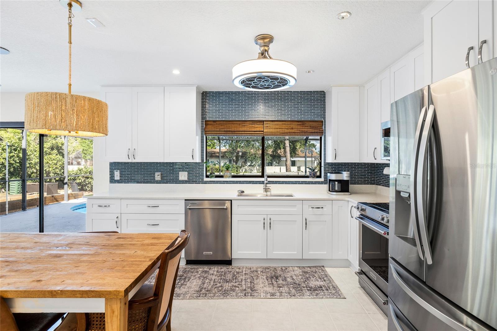 Listing photo id 9 for 15620 Gardenside Lane