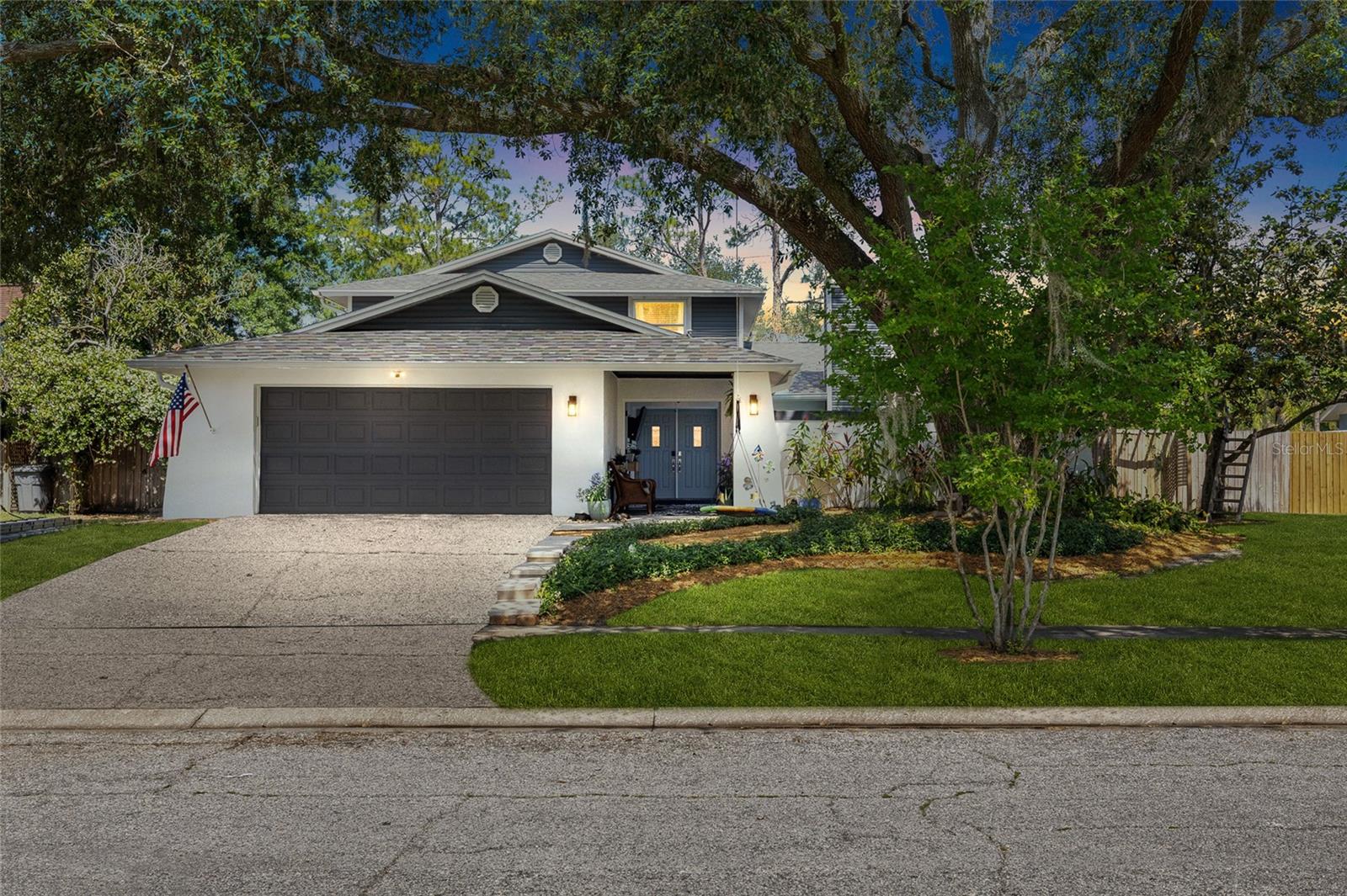 Listing photo id 0 for 15620 Gardenside Lane