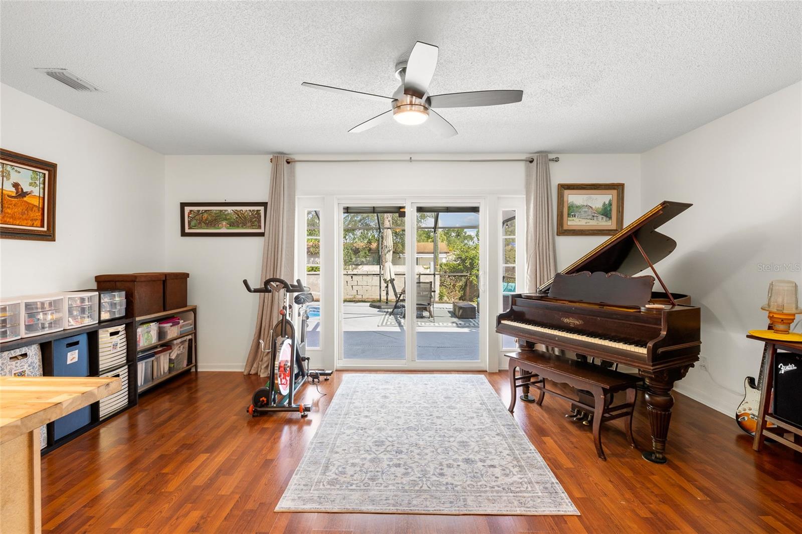 Listing photo id 20 for 15620 Gardenside Lane