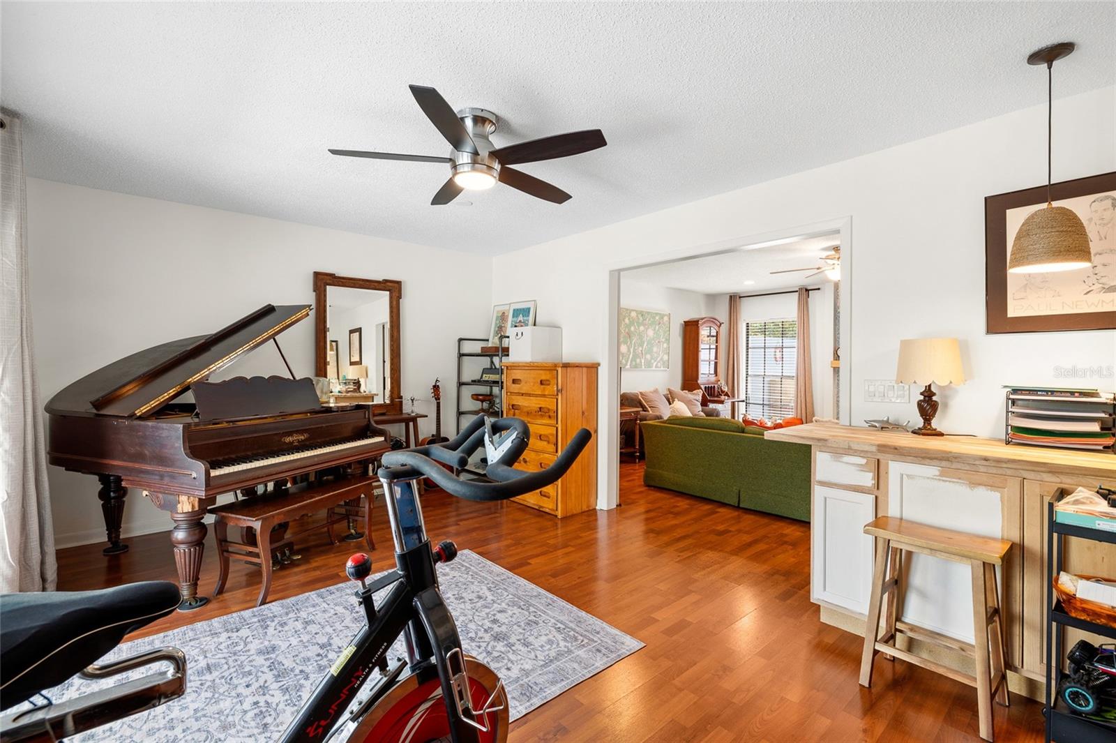 Listing photo id 21 for 15620 Gardenside Lane