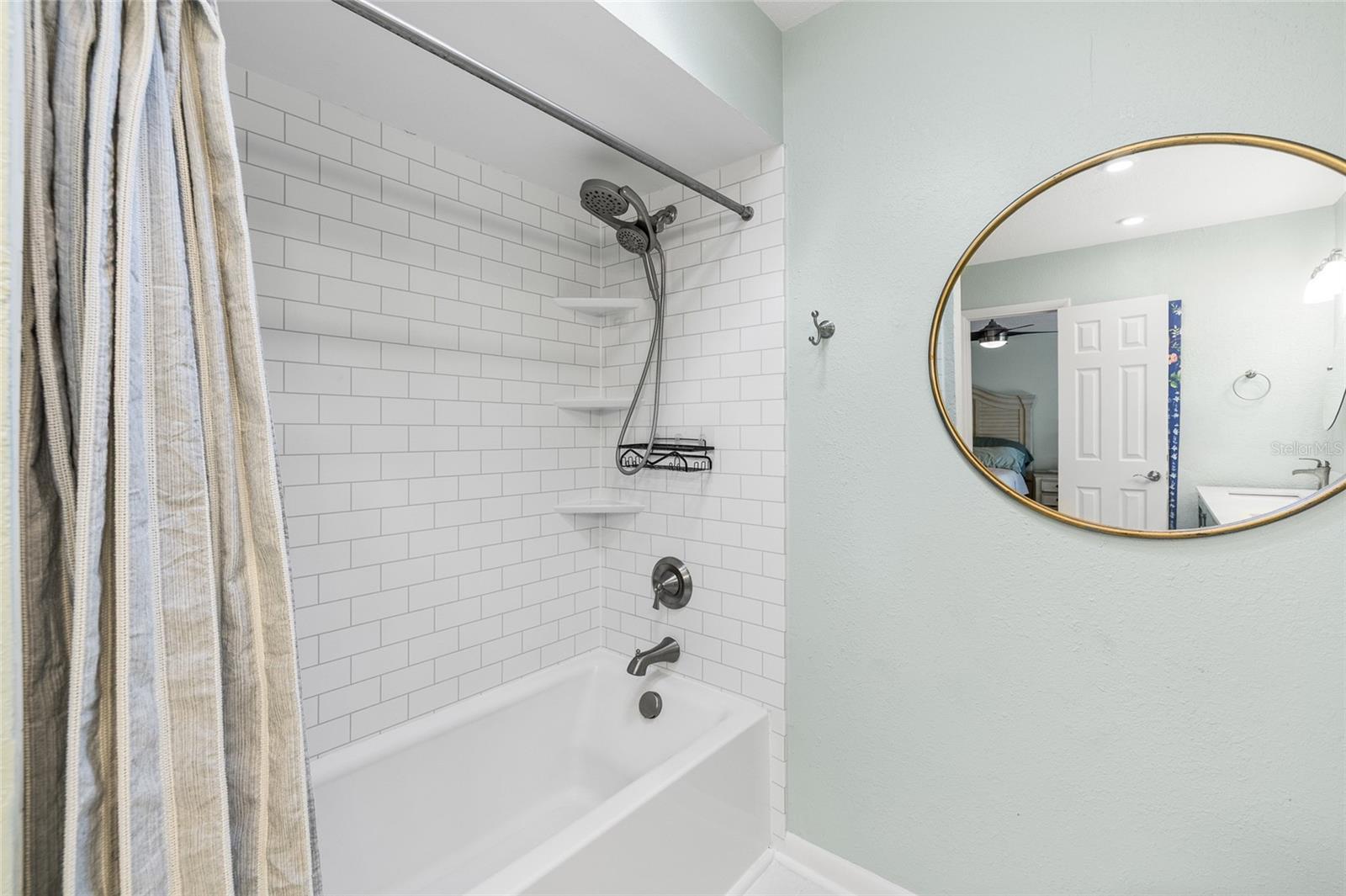 Listing photo id 27 for 15620 Gardenside Lane