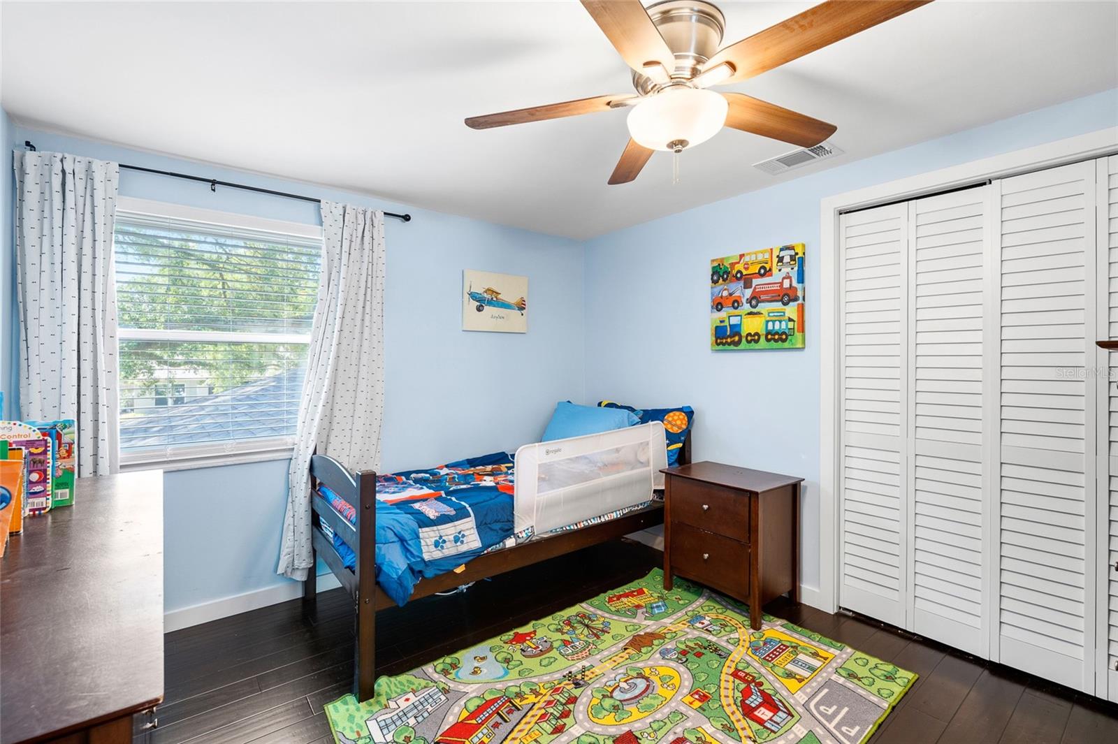 Listing photo id 30 for 15620 Gardenside Lane