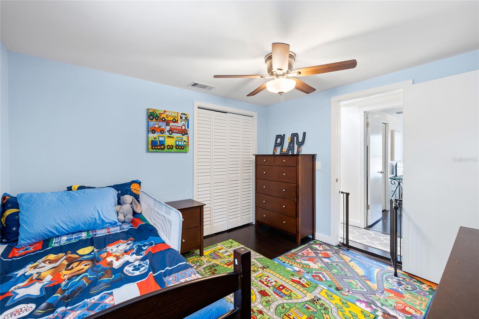 Listing photo id 31 for 15620 Gardenside Lane