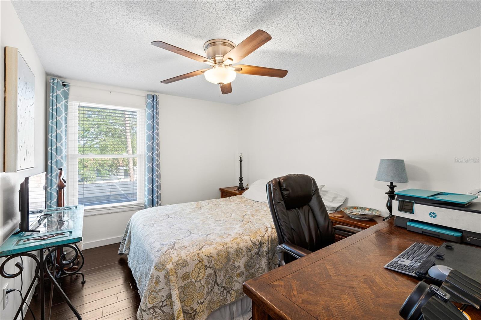 Listing photo id 32 for 15620 Gardenside Lane