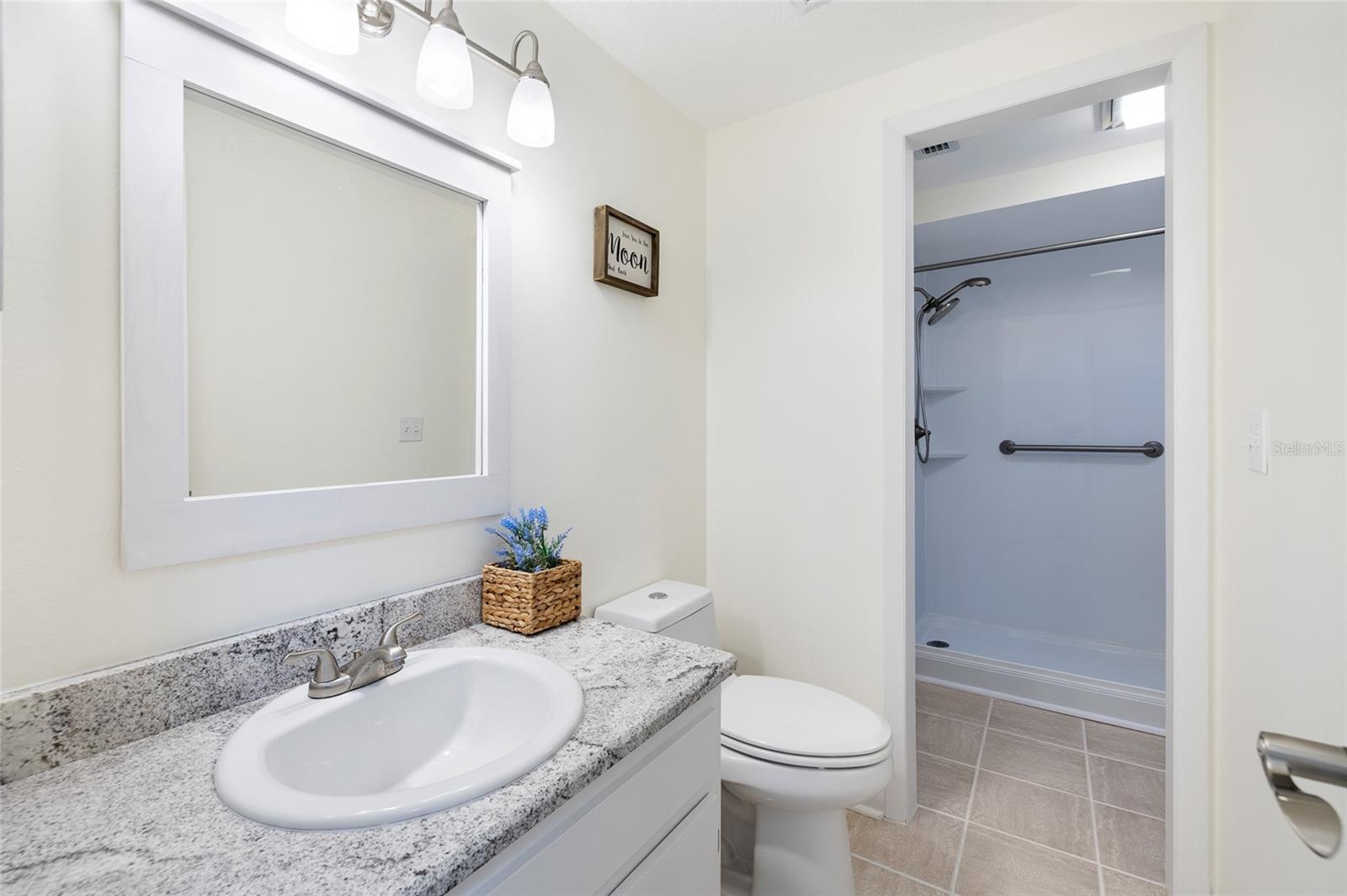 Listing photo id 34 for 15620 Gardenside Lane