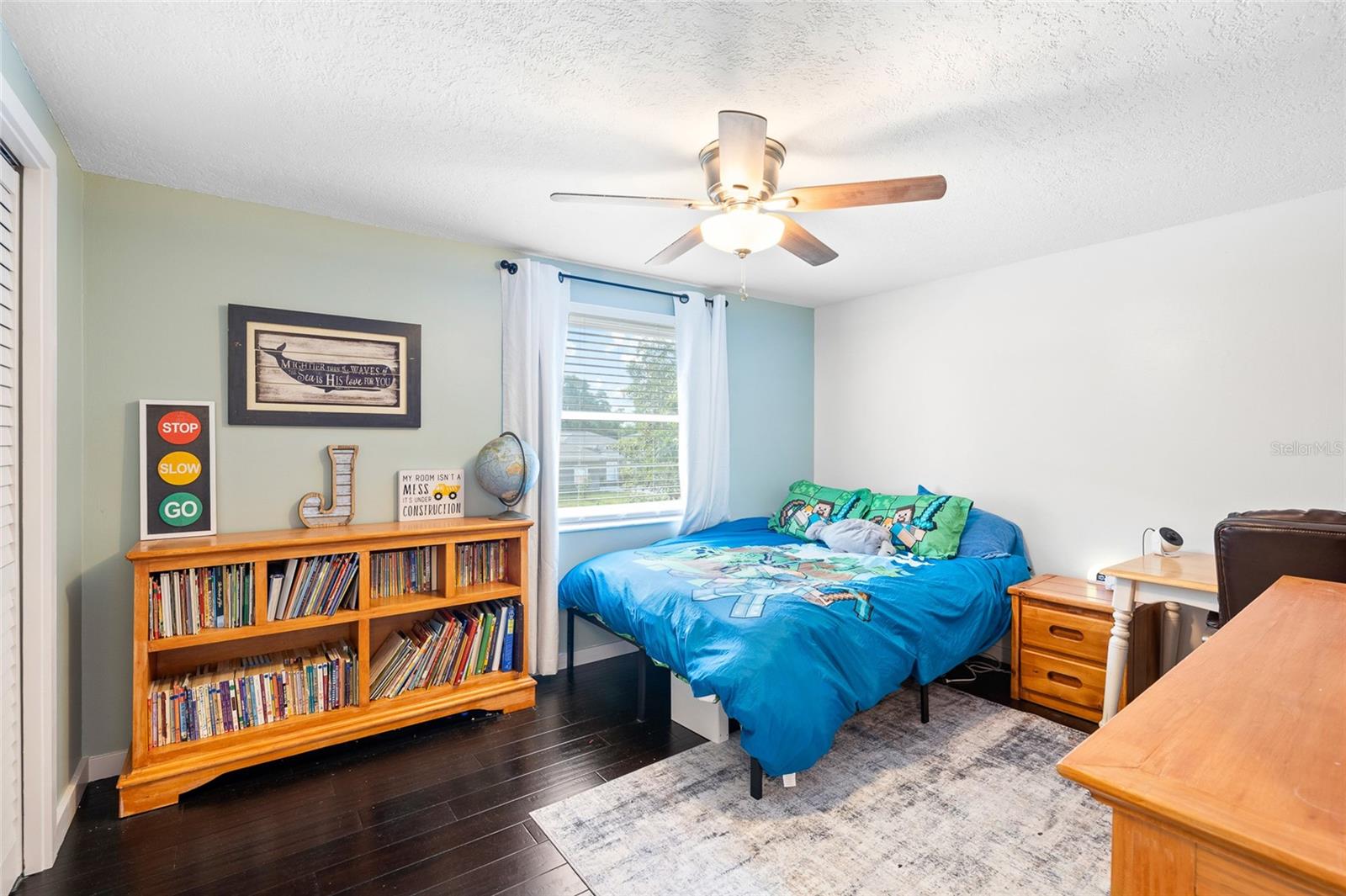 Listing photo id 36 for 15620 Gardenside Lane
