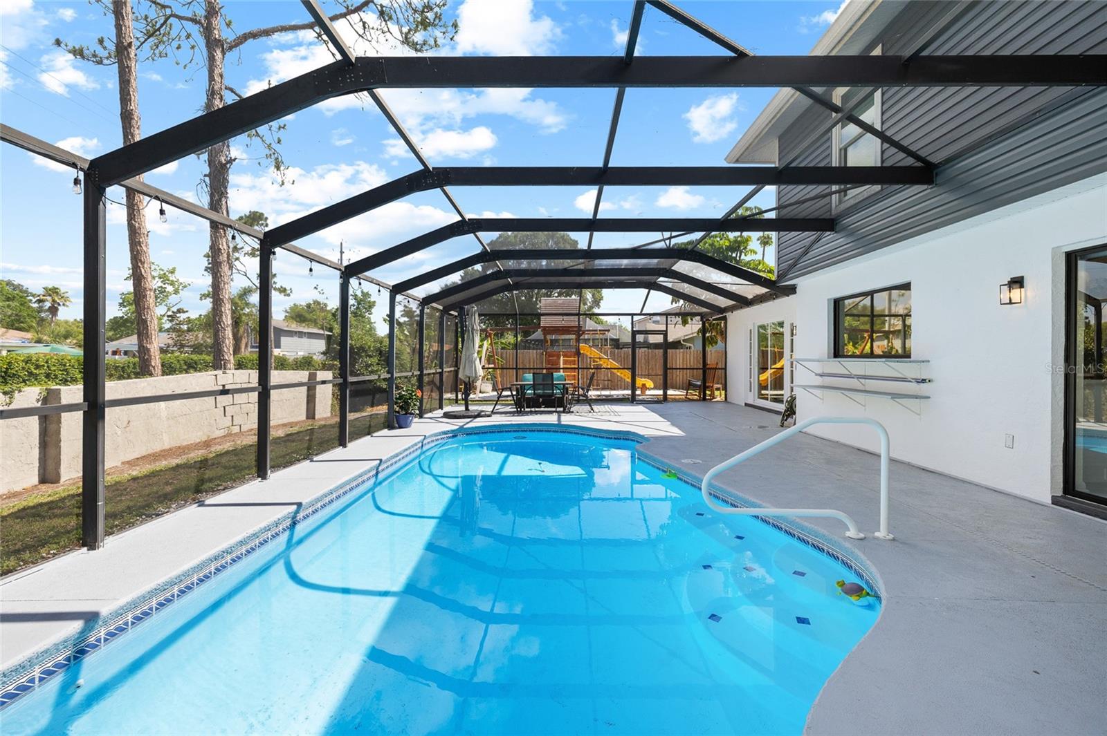 Listing photo id 43 for 15620 Gardenside Lane