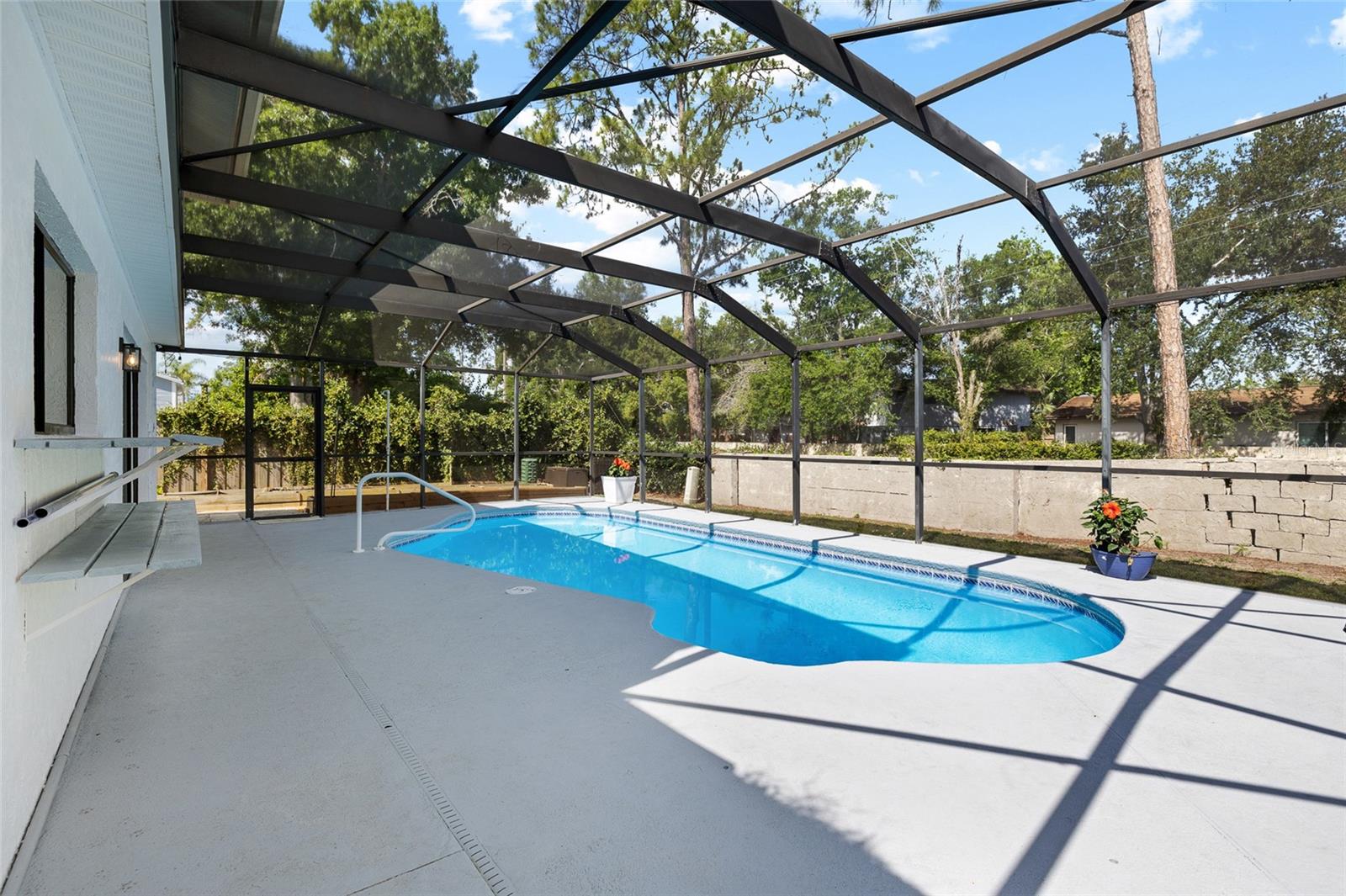 Listing photo id 45 for 15620 Gardenside Lane