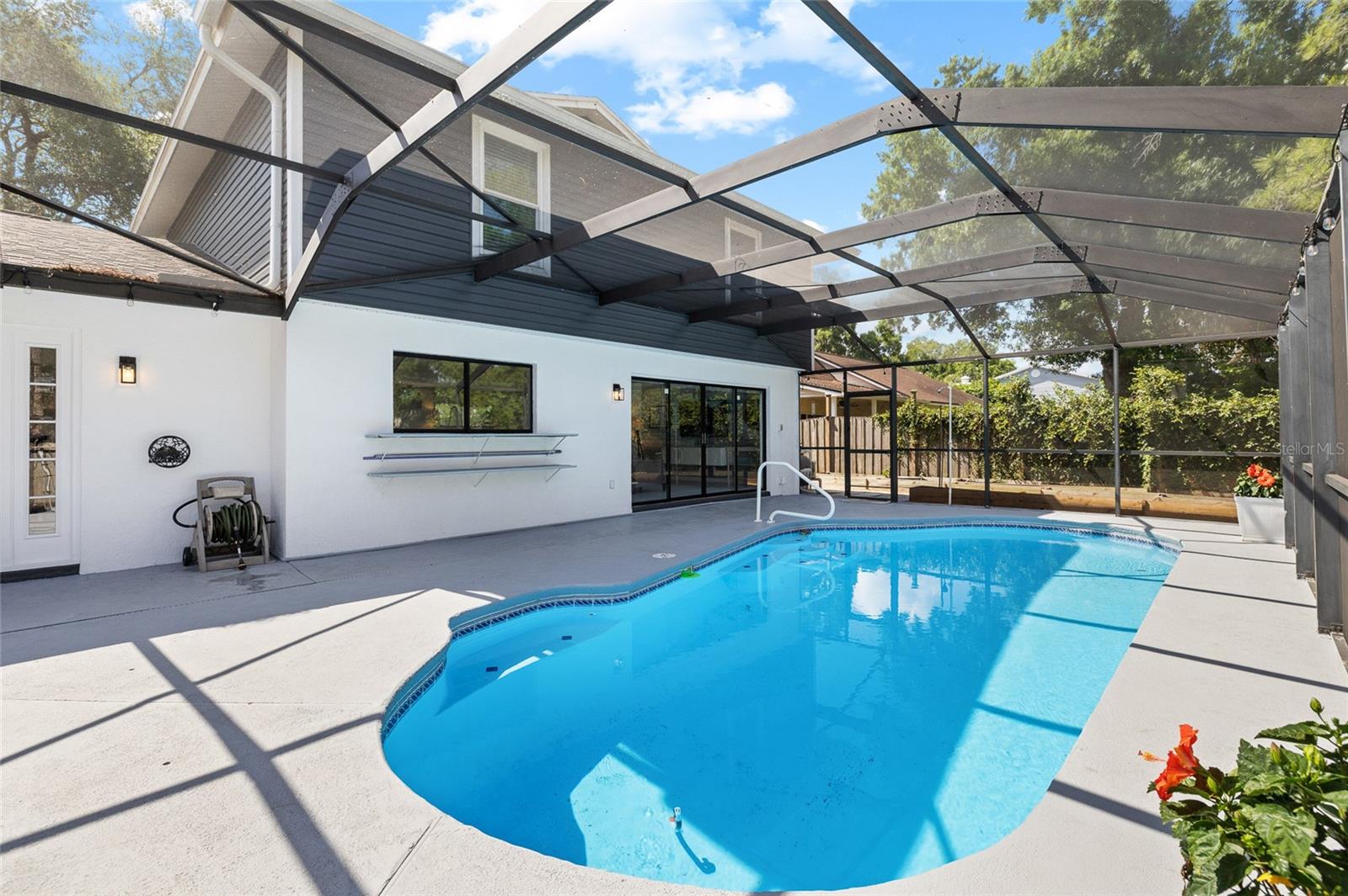 Listing photo id 46 for 15620 Gardenside Lane