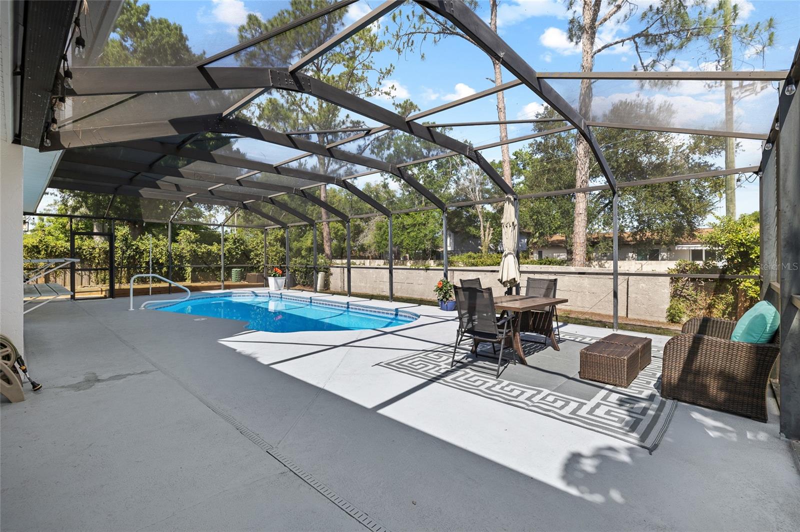 Listing photo id 47 for 15620 Gardenside Lane