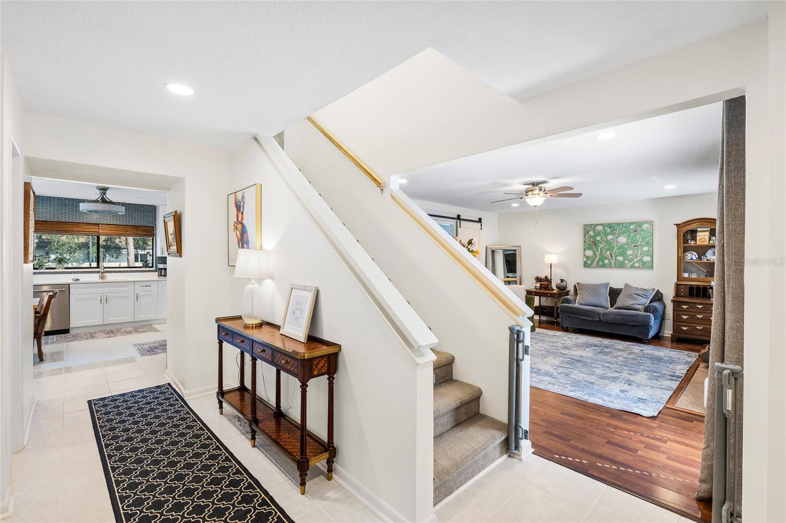 Listing photo id 6 for 15620 Gardenside Lane
