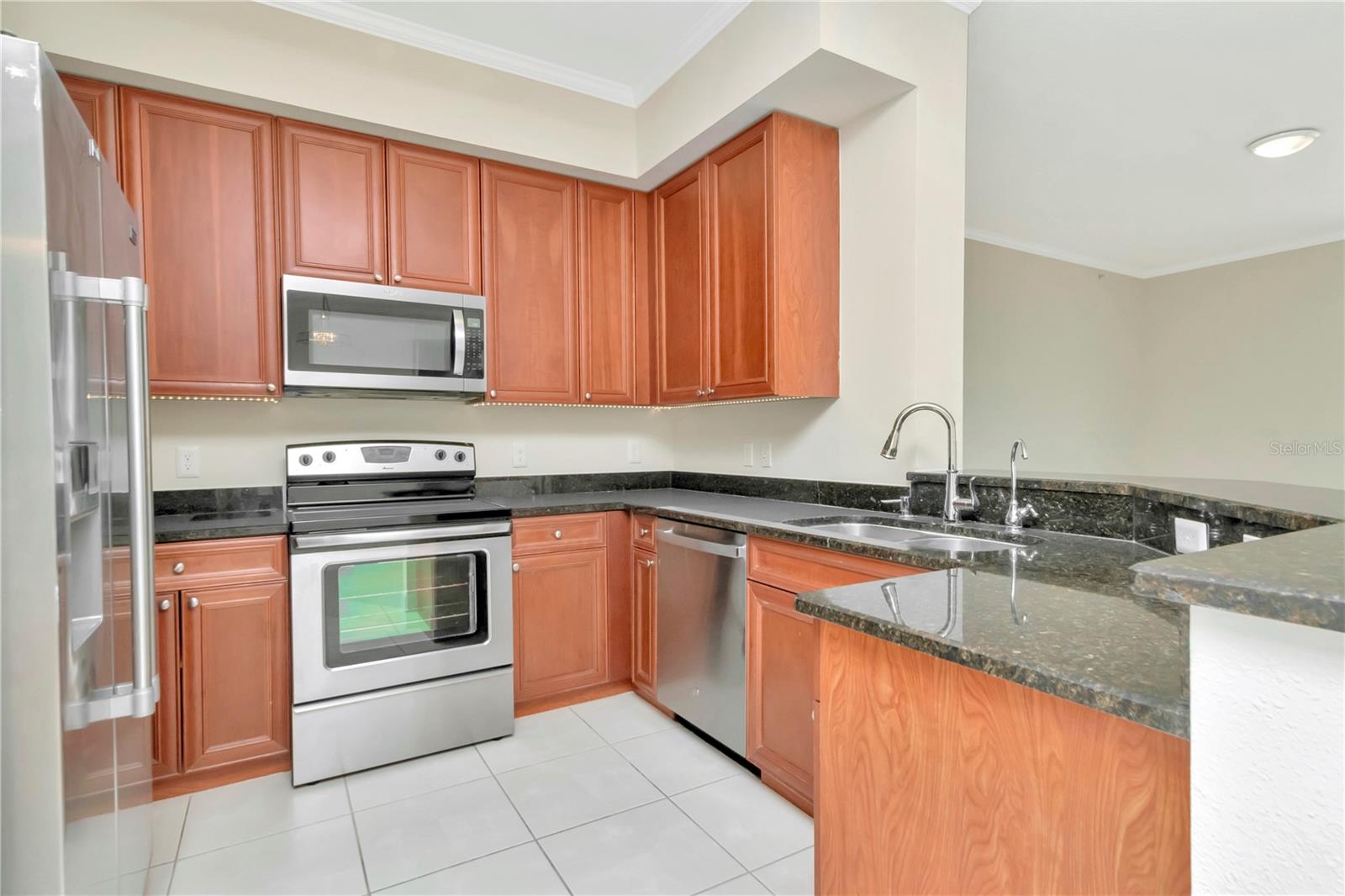 Image 4 of 74 For 4516 Seagull Drive 916