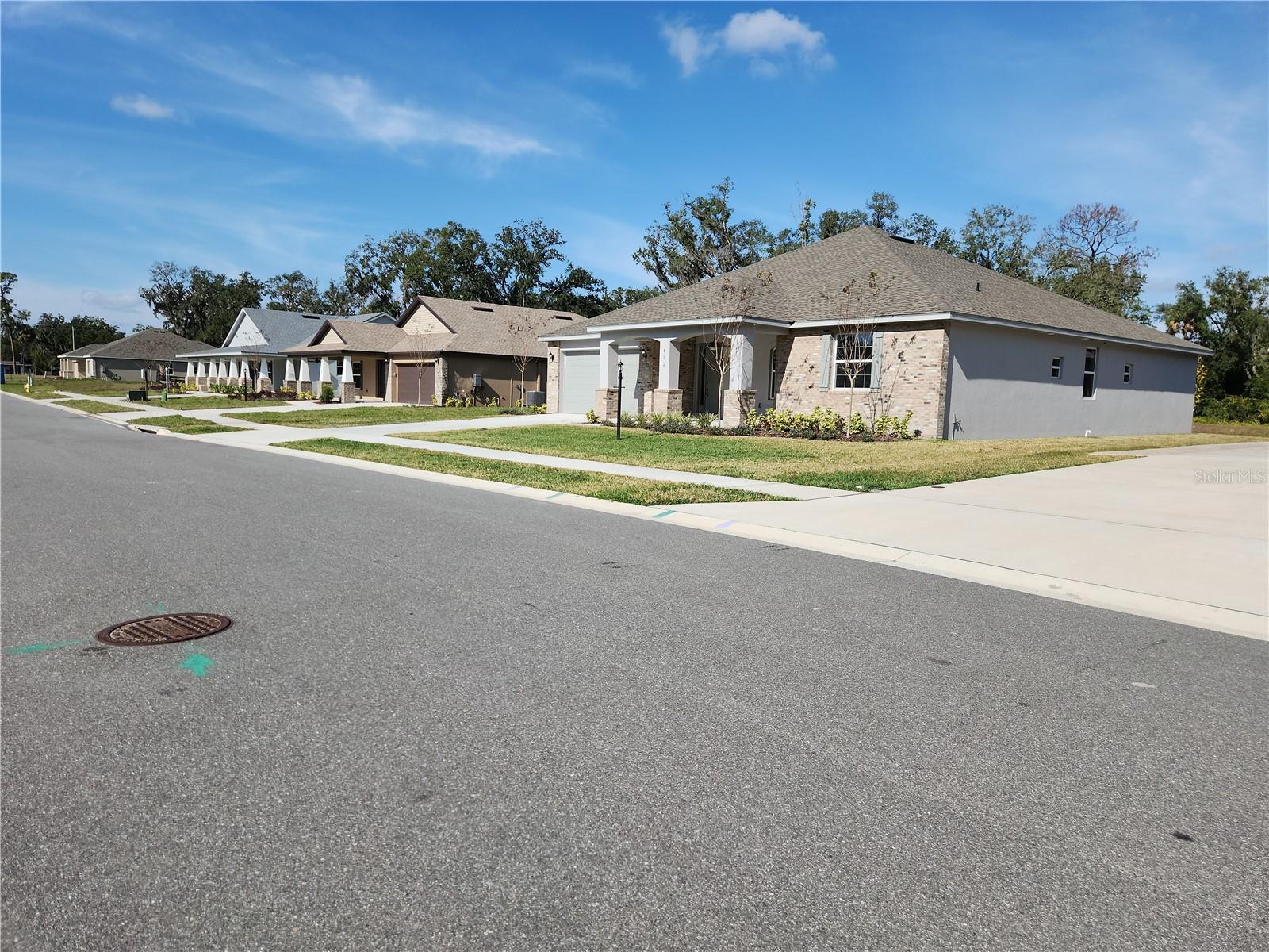 Image 5 of 6 For 411 Shannon Estates Court