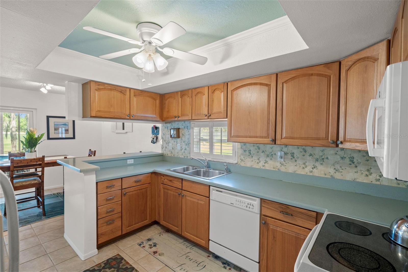 Listing photo id 8 for 140 Ashley Lane