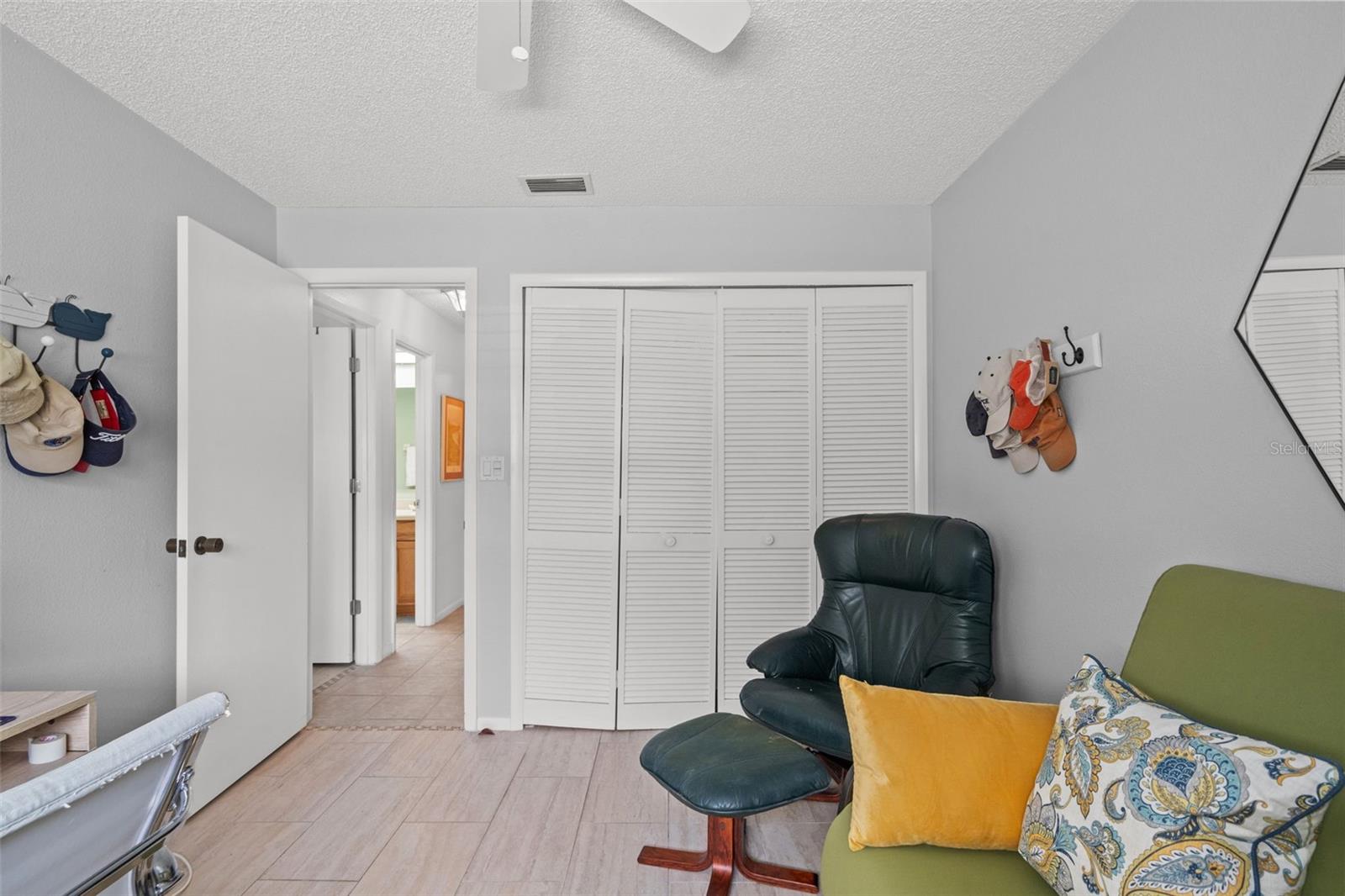 Listing photo id 14 for 140 Ashley Lane