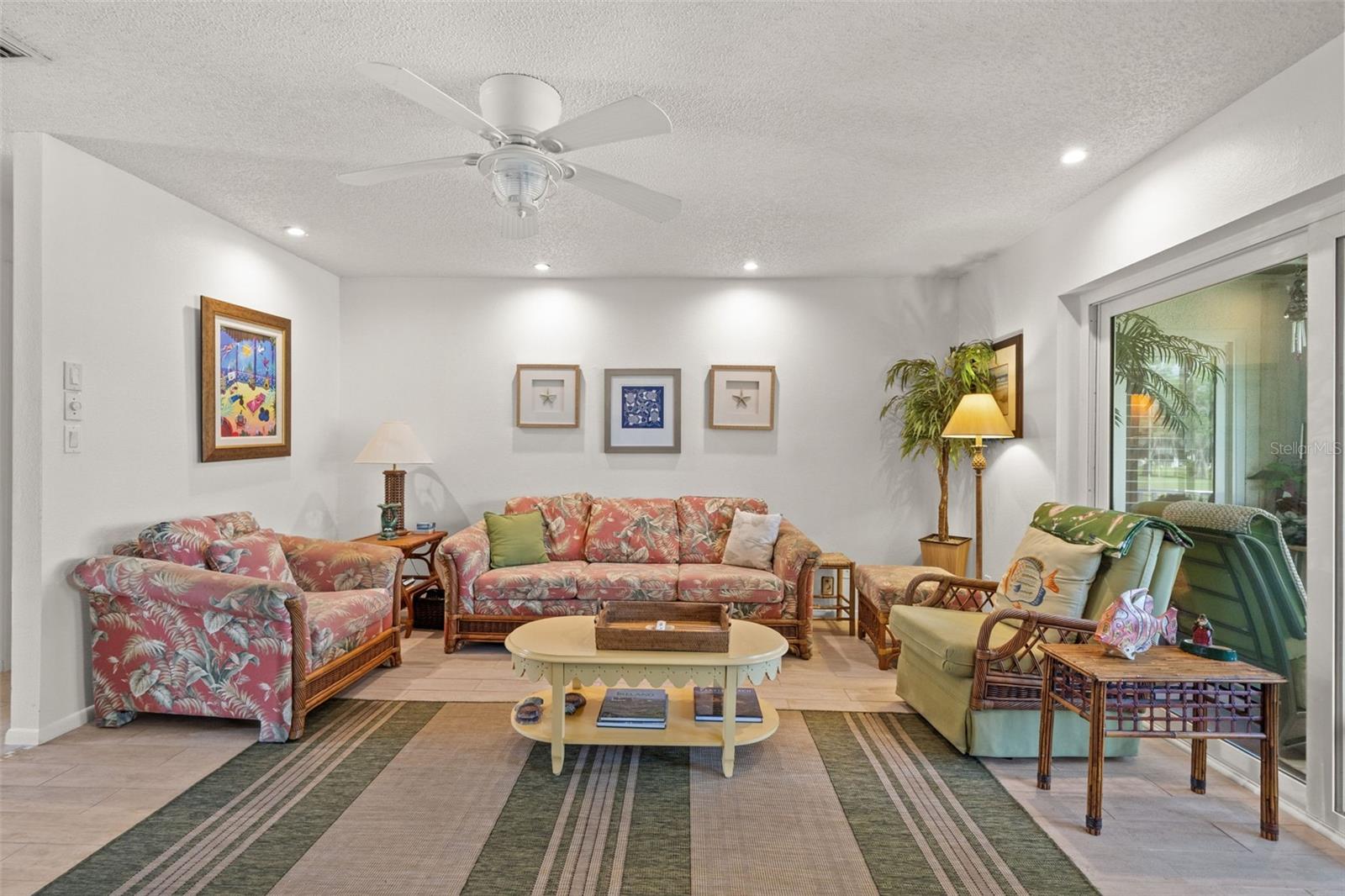 Listing photo id 3 for 140 Ashley Lane