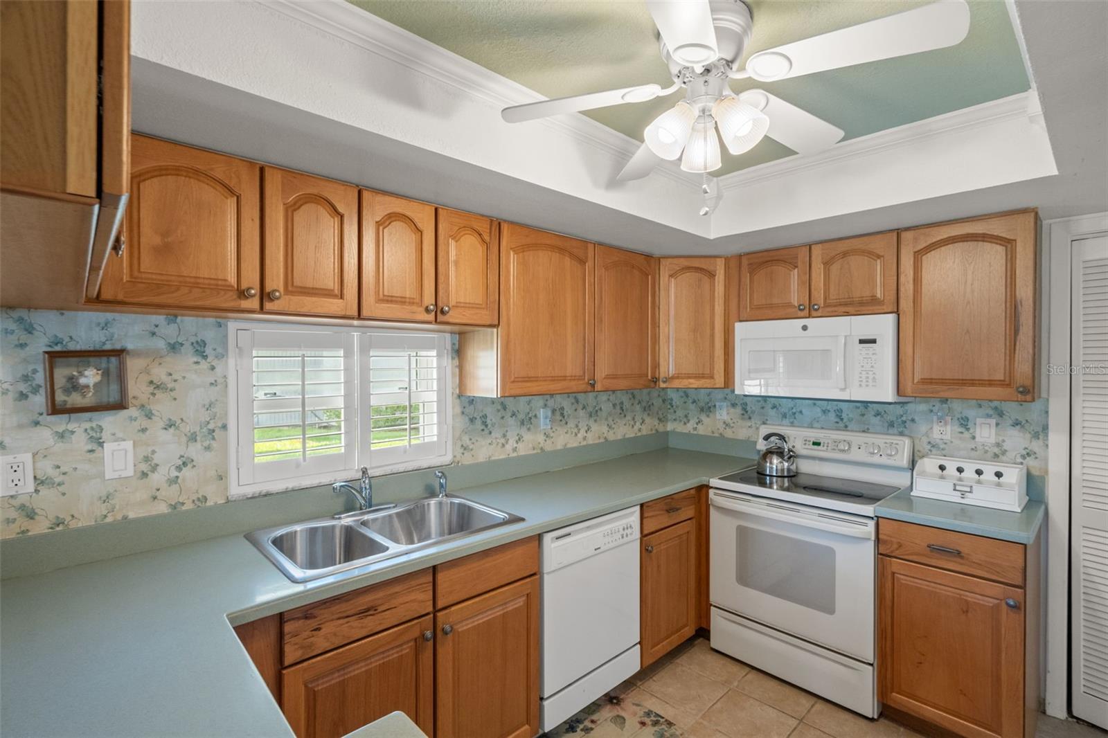 Listing photo id 7 for 140 Ashley Lane