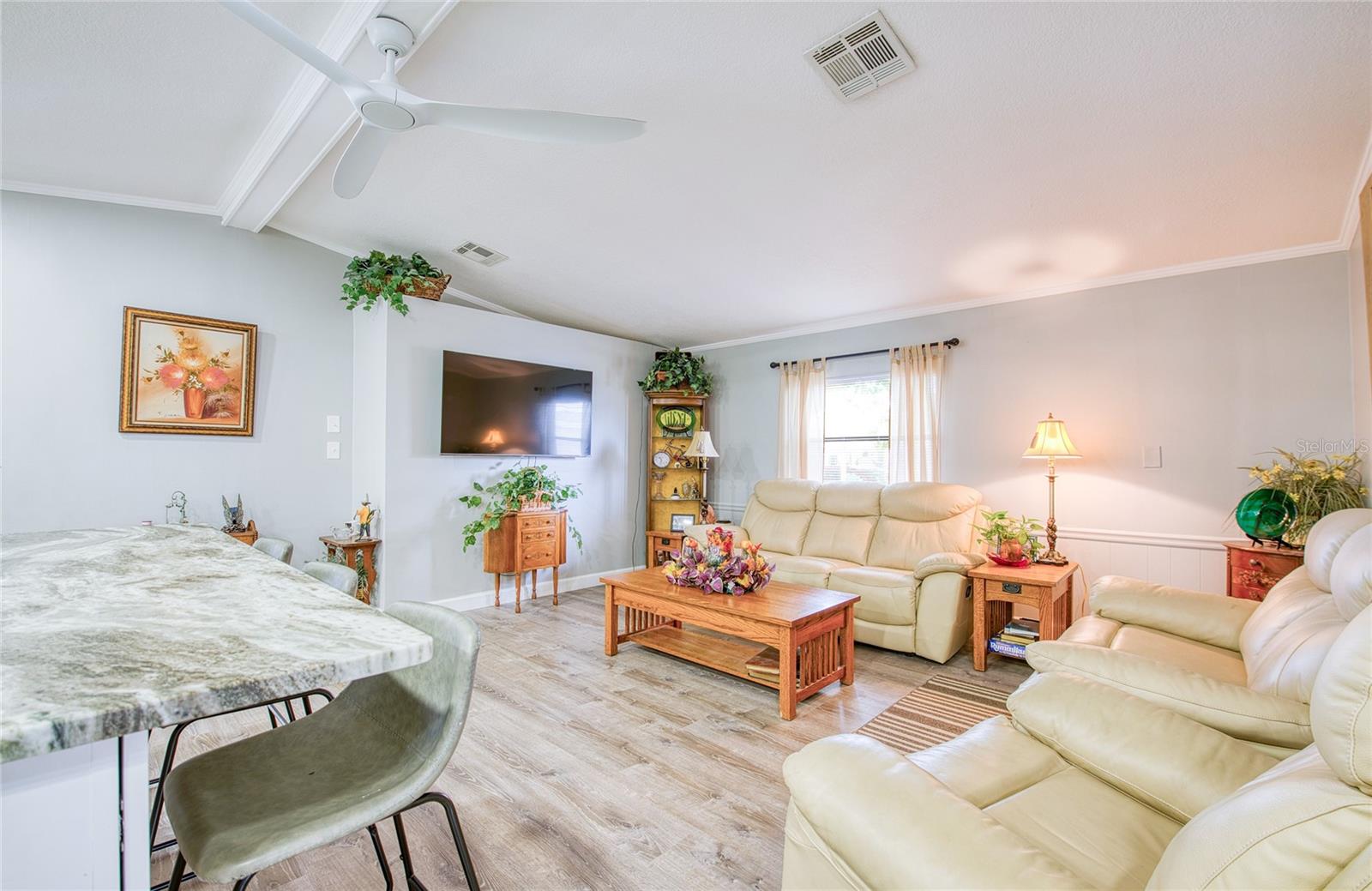 Image 4 of 54 For 417 Dolphin Drive S
