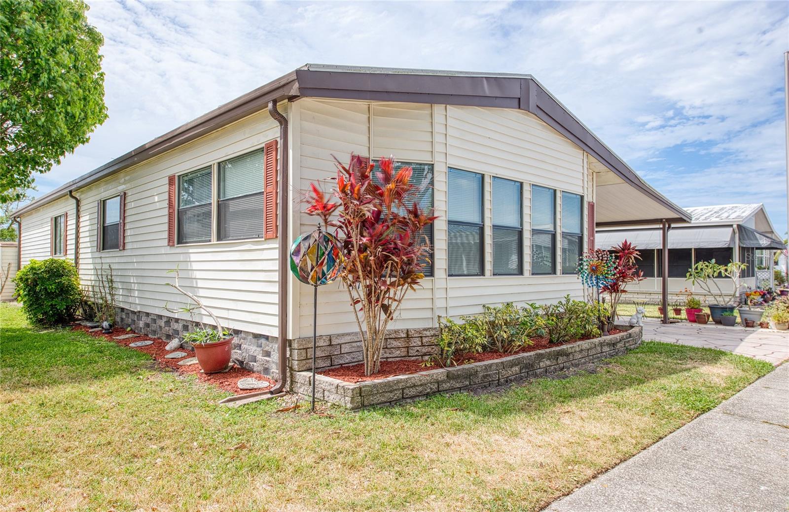 Image 41 of 54 For 417 Dolphin Drive S