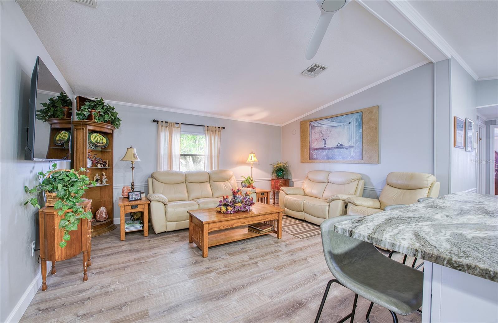 Image 6 of 54 For 417 Dolphin Drive S
