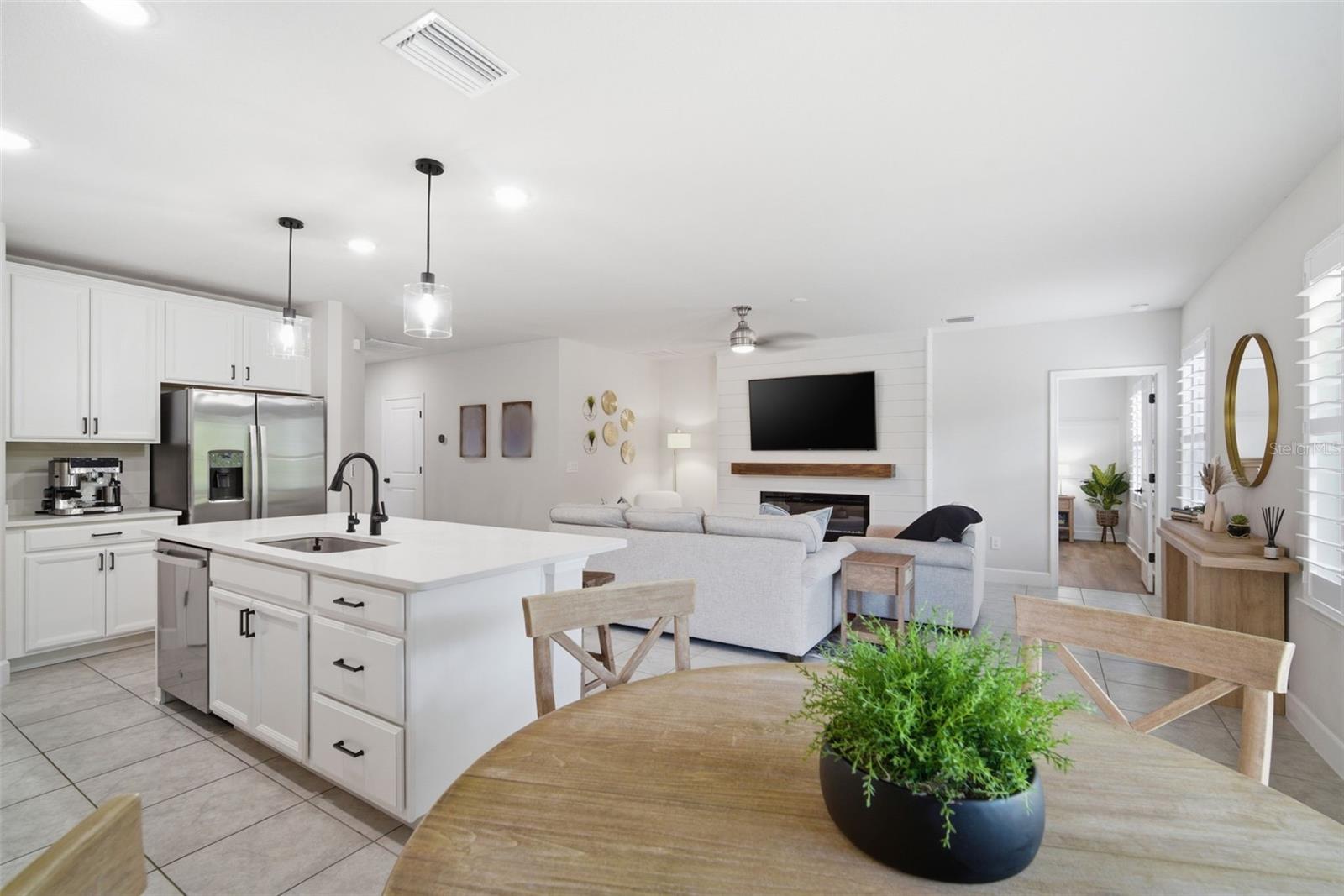 Listing photo id 9 for 10325 Gliding Eagle Way