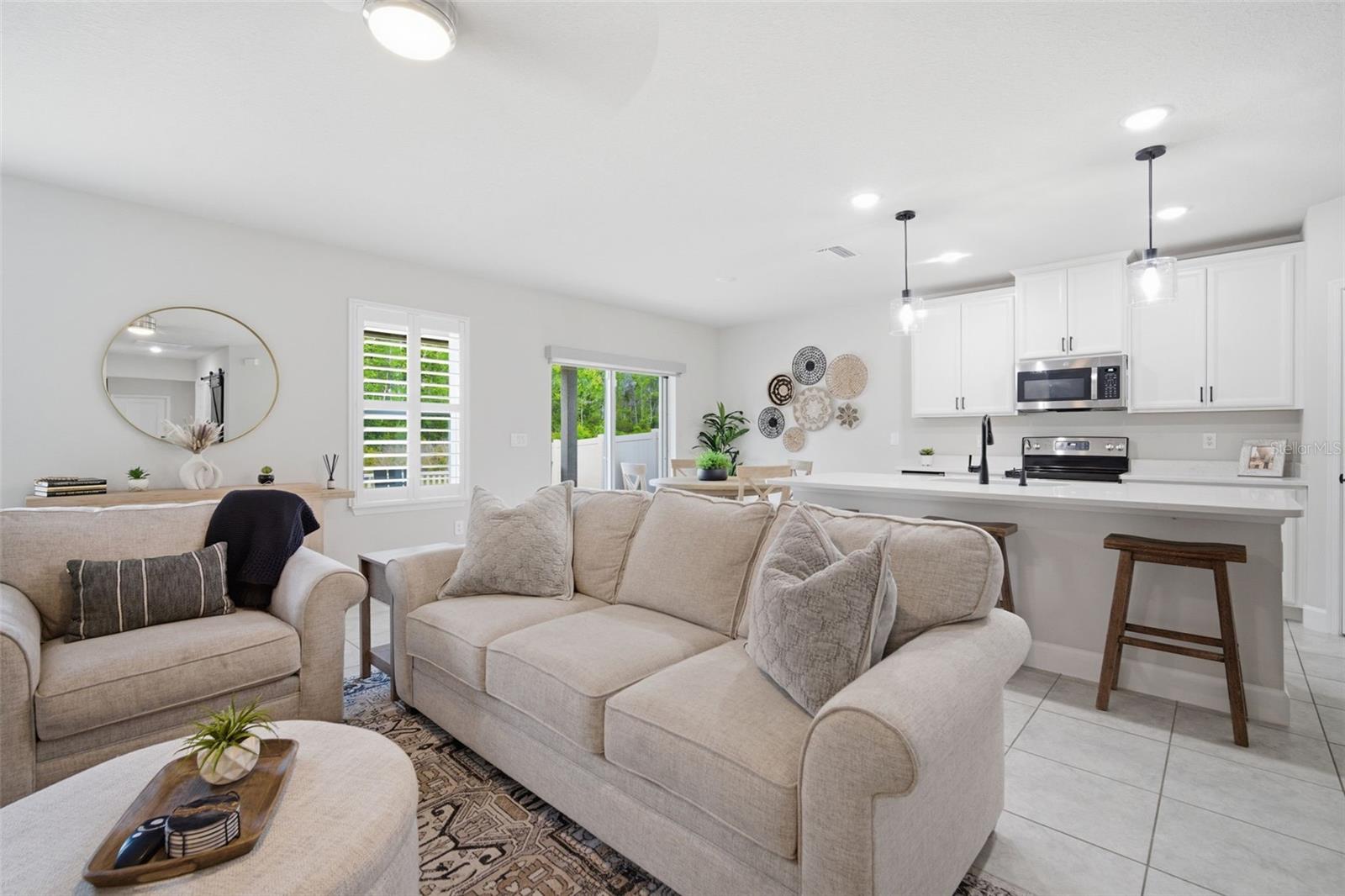 Listing photo id 10 for 10325 Gliding Eagle Way