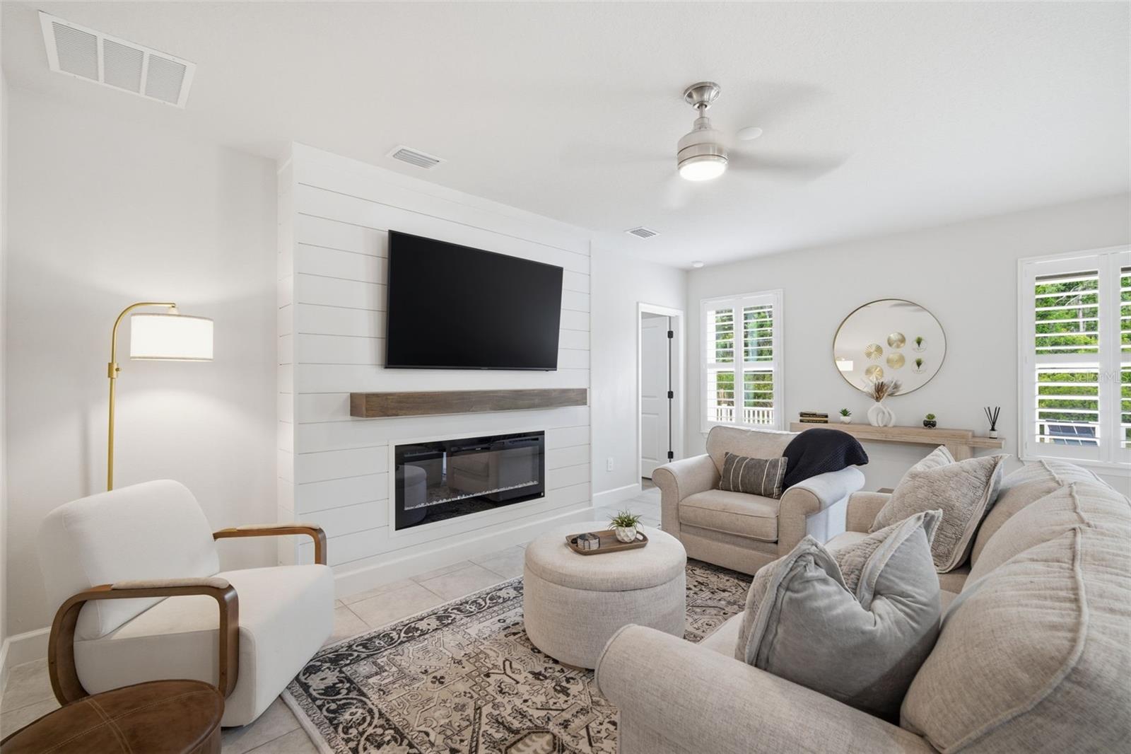 Listing photo id 11 for 10325 Gliding Eagle Way