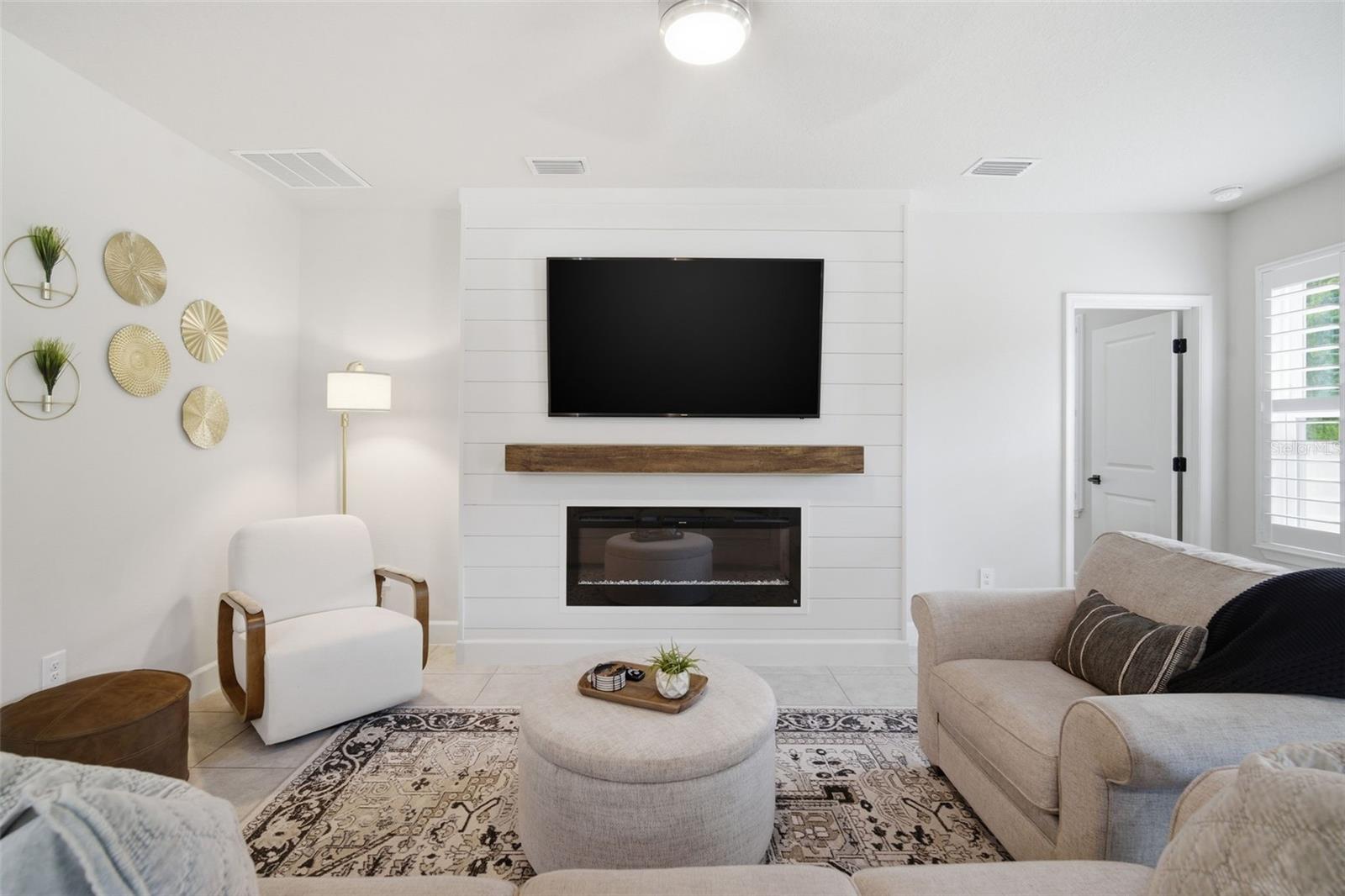 Listing photo id 12 for 10325 Gliding Eagle Way