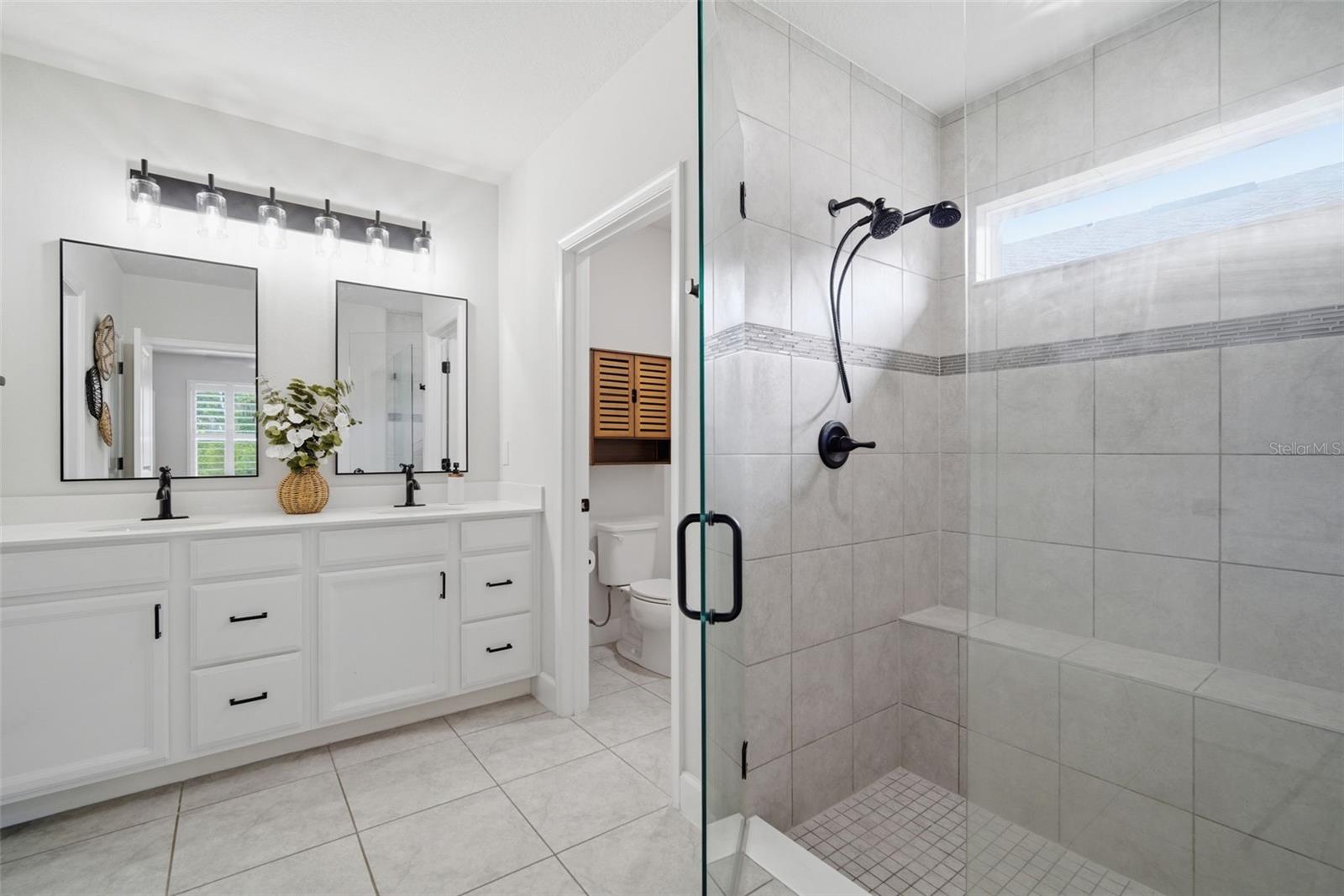 Listing photo id 18 for 10325 Gliding Eagle Way
