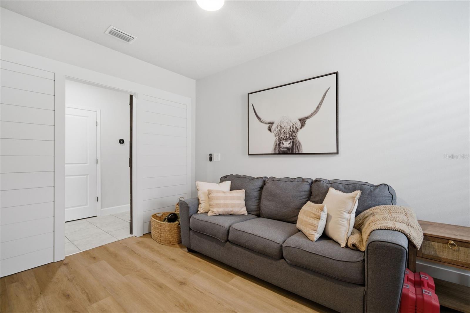 Listing photo id 23 for 10325 Gliding Eagle Way