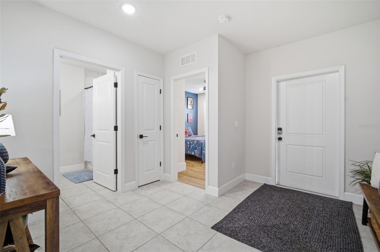 Listing photo id 24 for 10325 Gliding Eagle Way