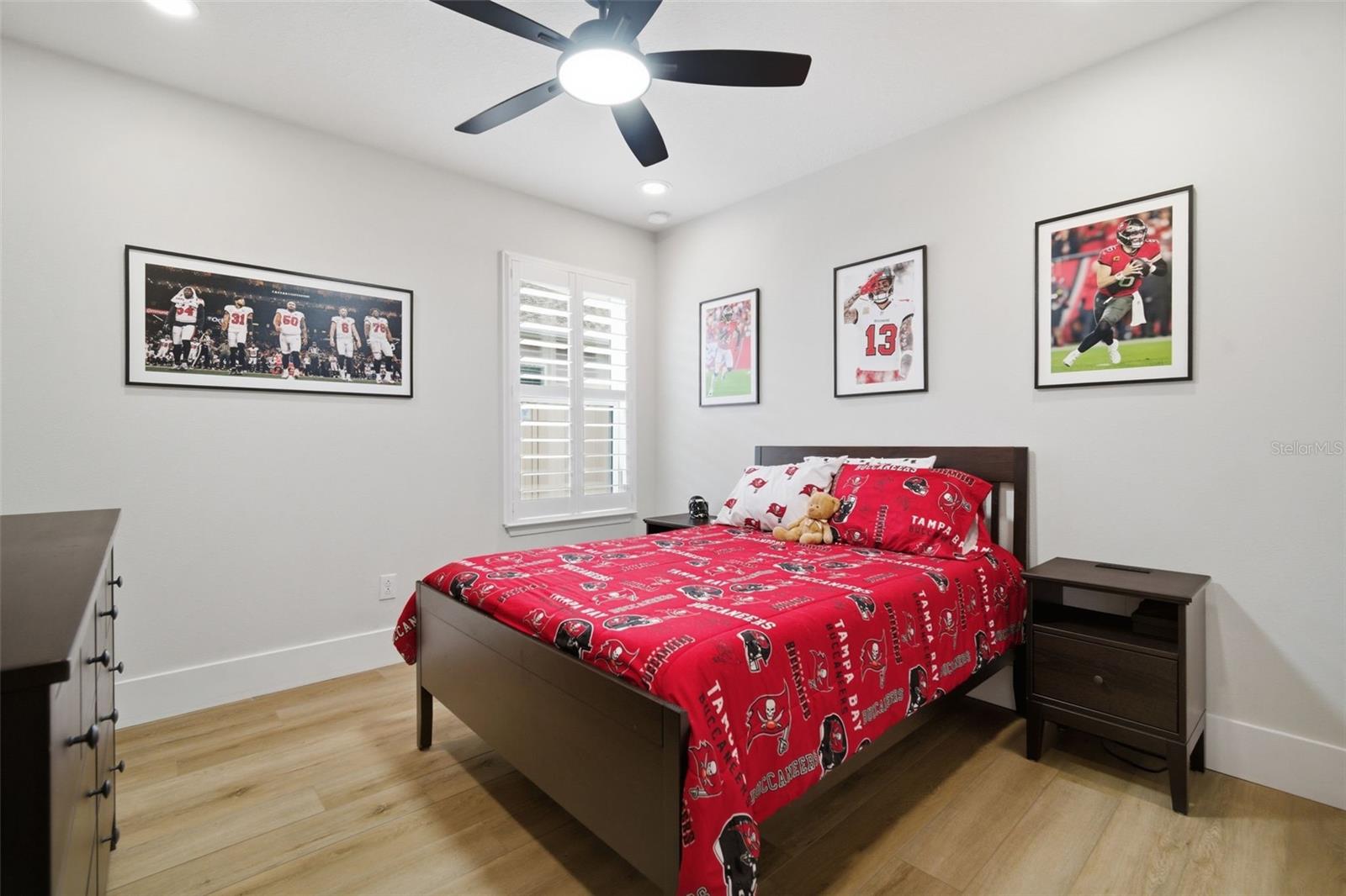 Listing photo id 30 for 10325 Gliding Eagle Way