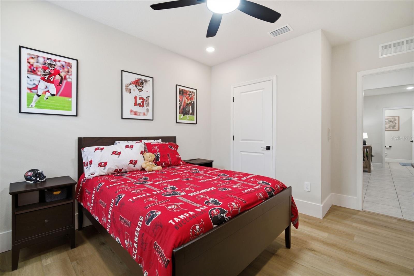 Listing photo id 31 for 10325 Gliding Eagle Way