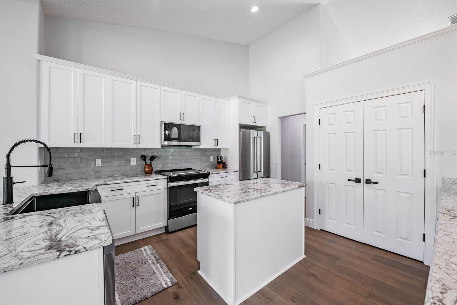 Image 14 of 68 For 17833 Hyland Lane