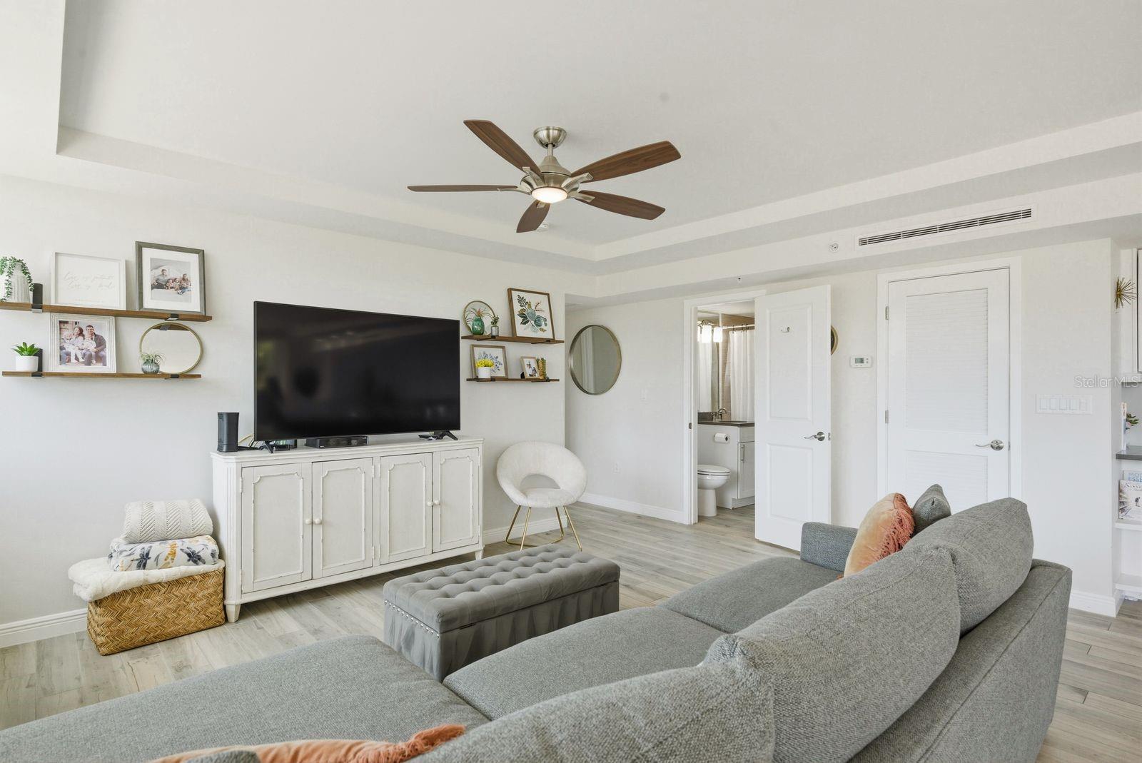Image 13 of 43 For 223 Island Way 2d