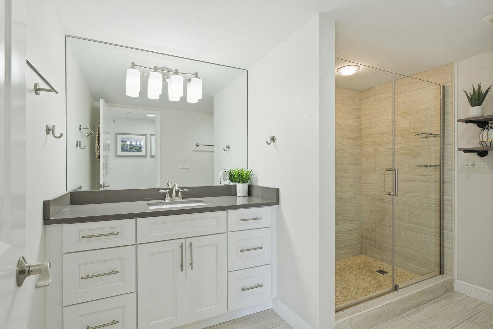 Image 18 of 43 For 223 Island Way 2d