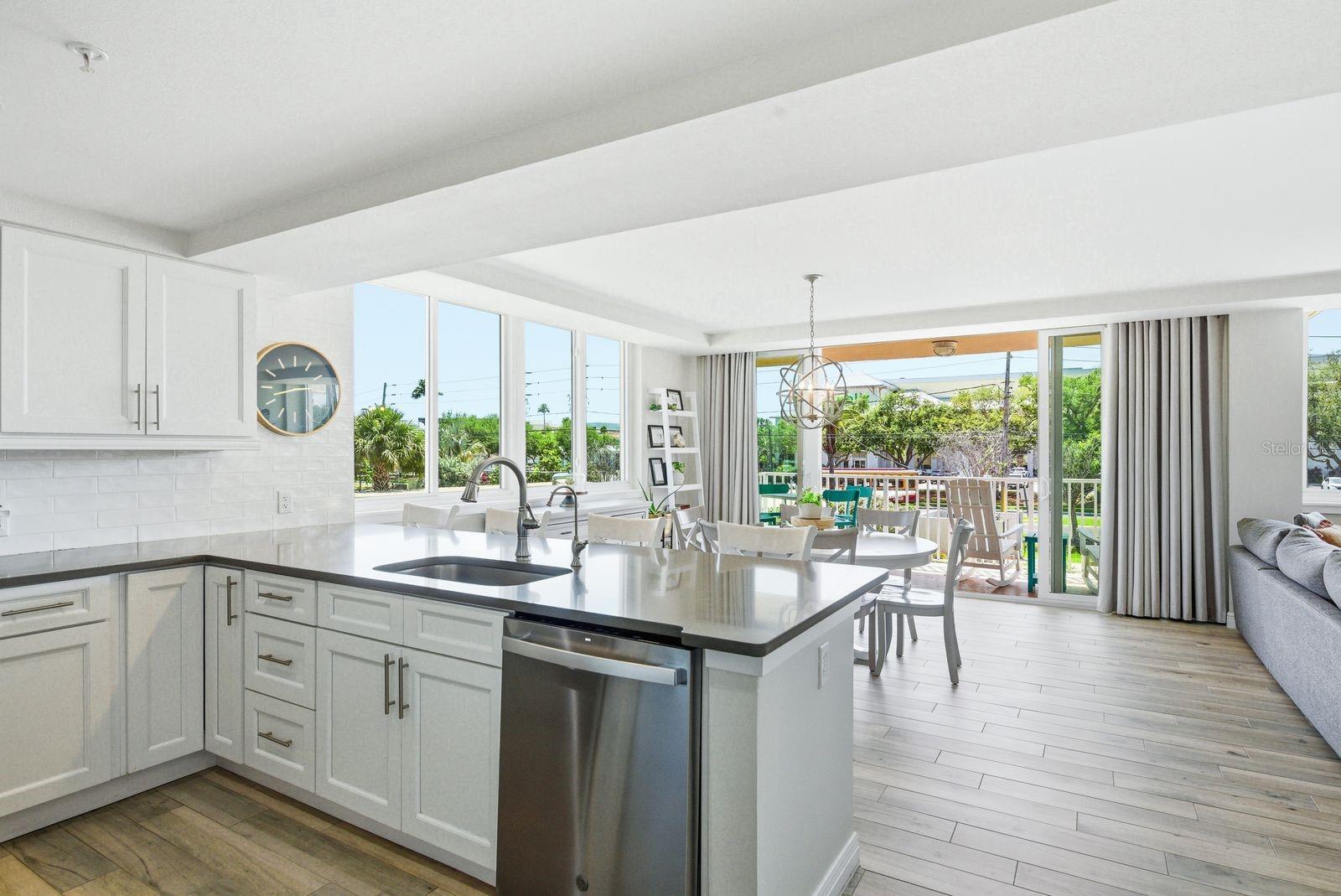 Image 4 of 43 For 223 Island Way 2d