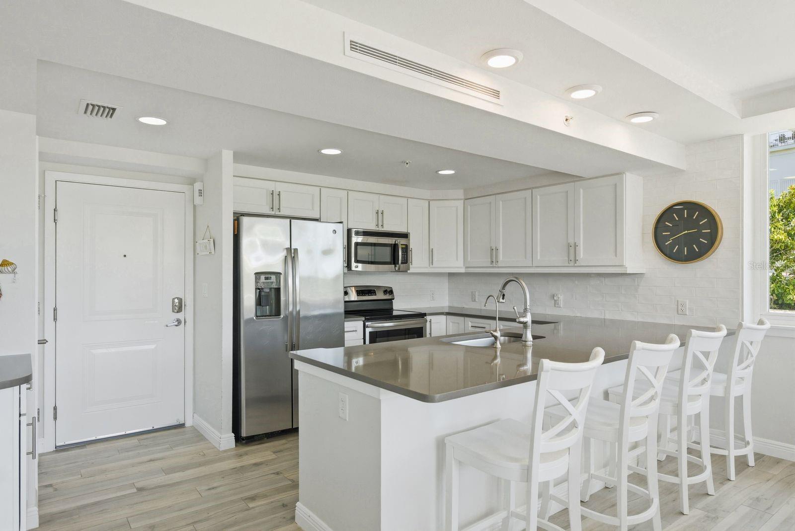 Image 7 of 43 For 223 Island Way 2d