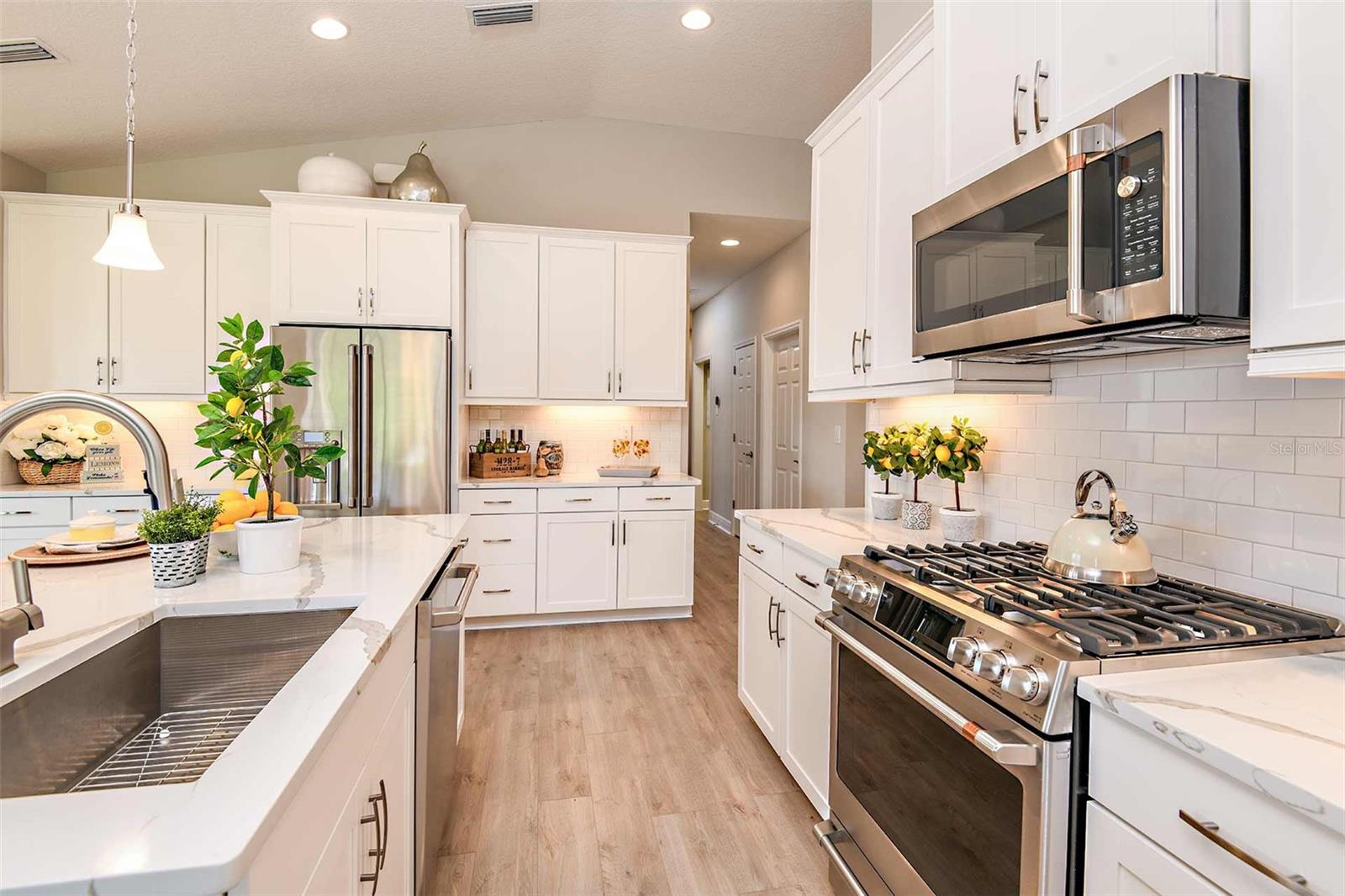 Image 10 of 22 For 12581 Oak Hill Way