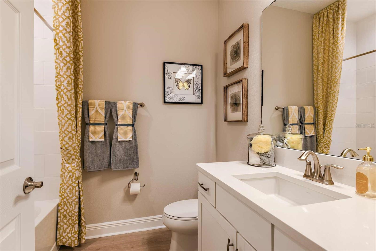 Image 18 of 22 For 12581 Oak Hill Way