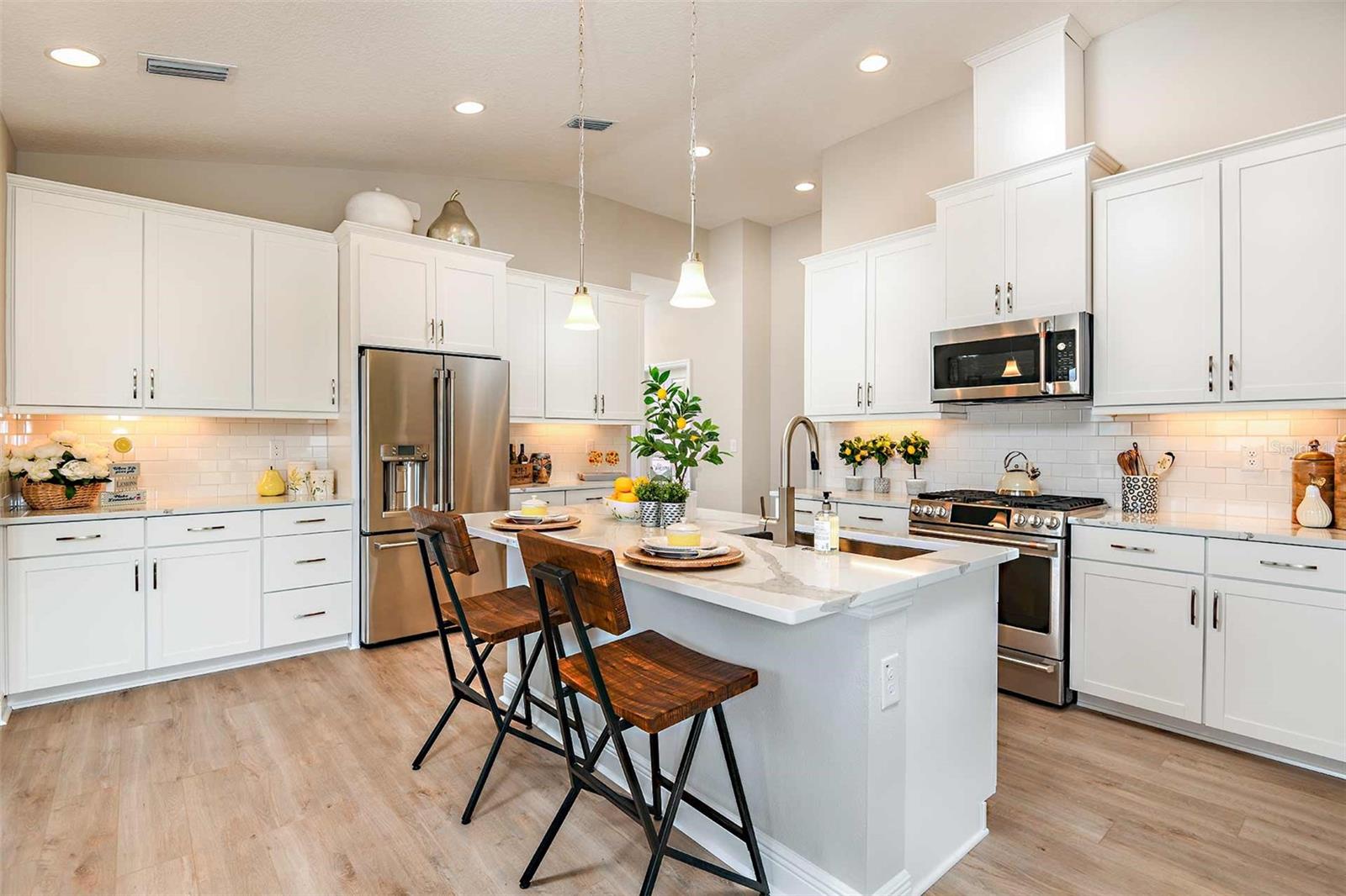 Image 2 of 22 For 12581 Oak Hill Way