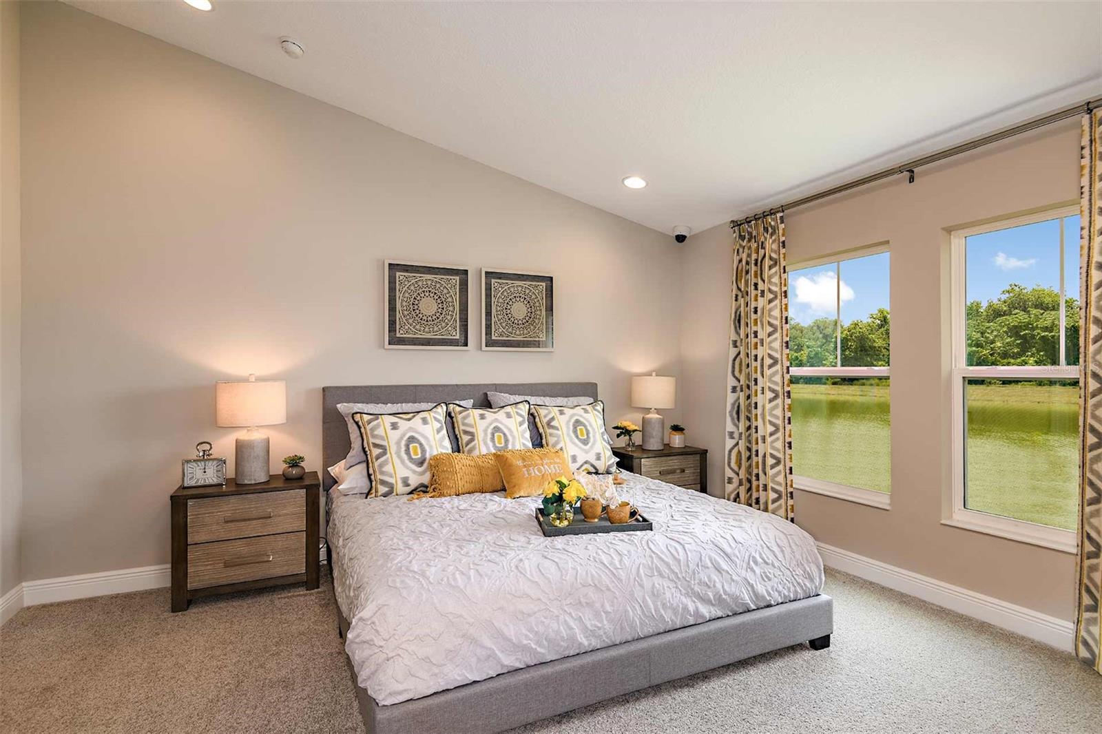Image 4 of 22 For 12581 Oak Hill Way