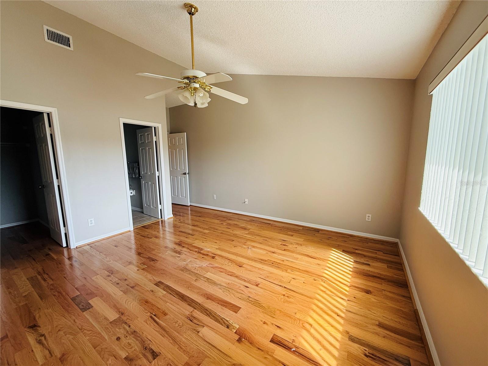 Image 12 of 32 For 2843 Thaxton Drive 38