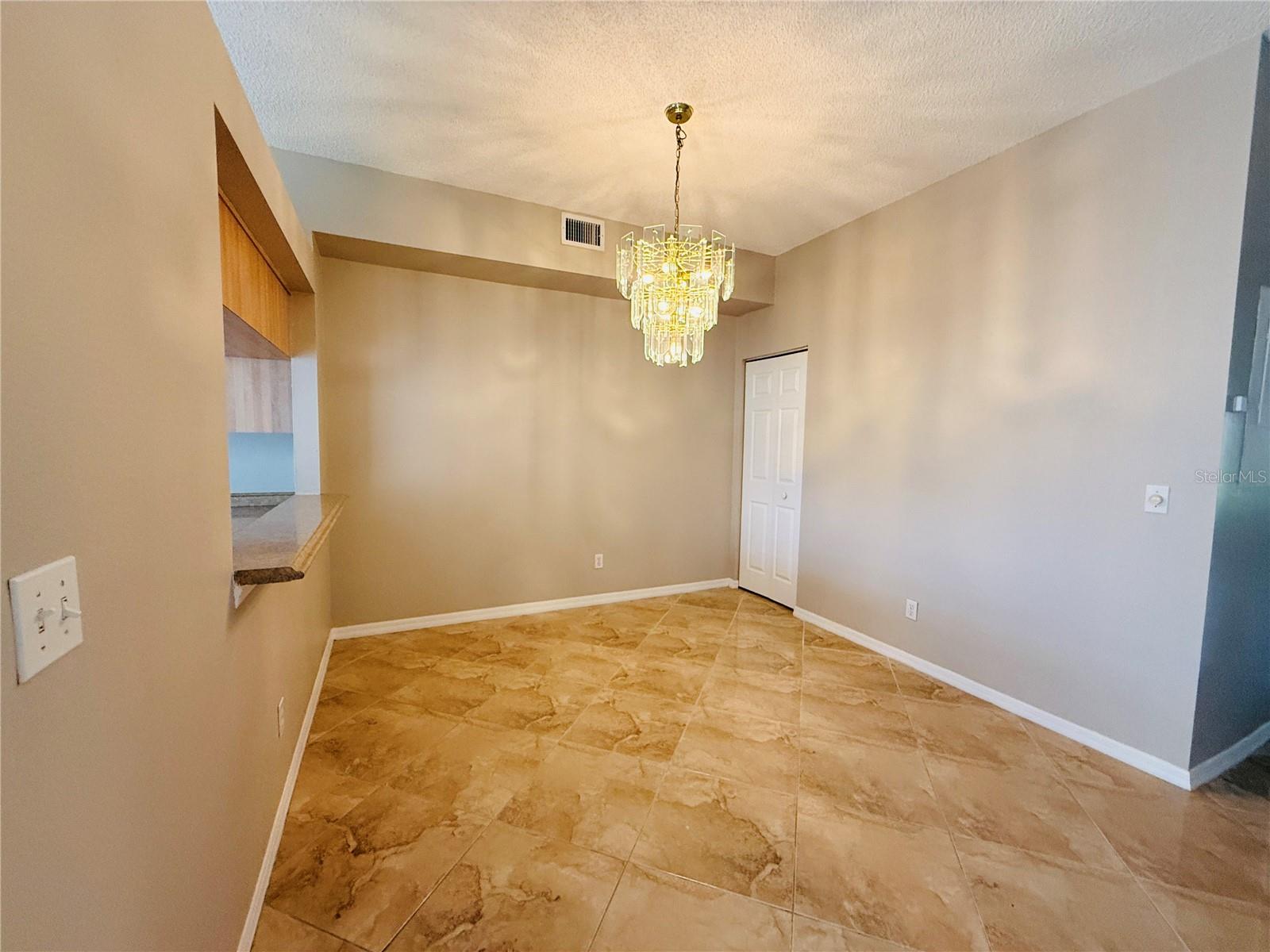Image 6 of 32 For 2843 Thaxton Drive 38
