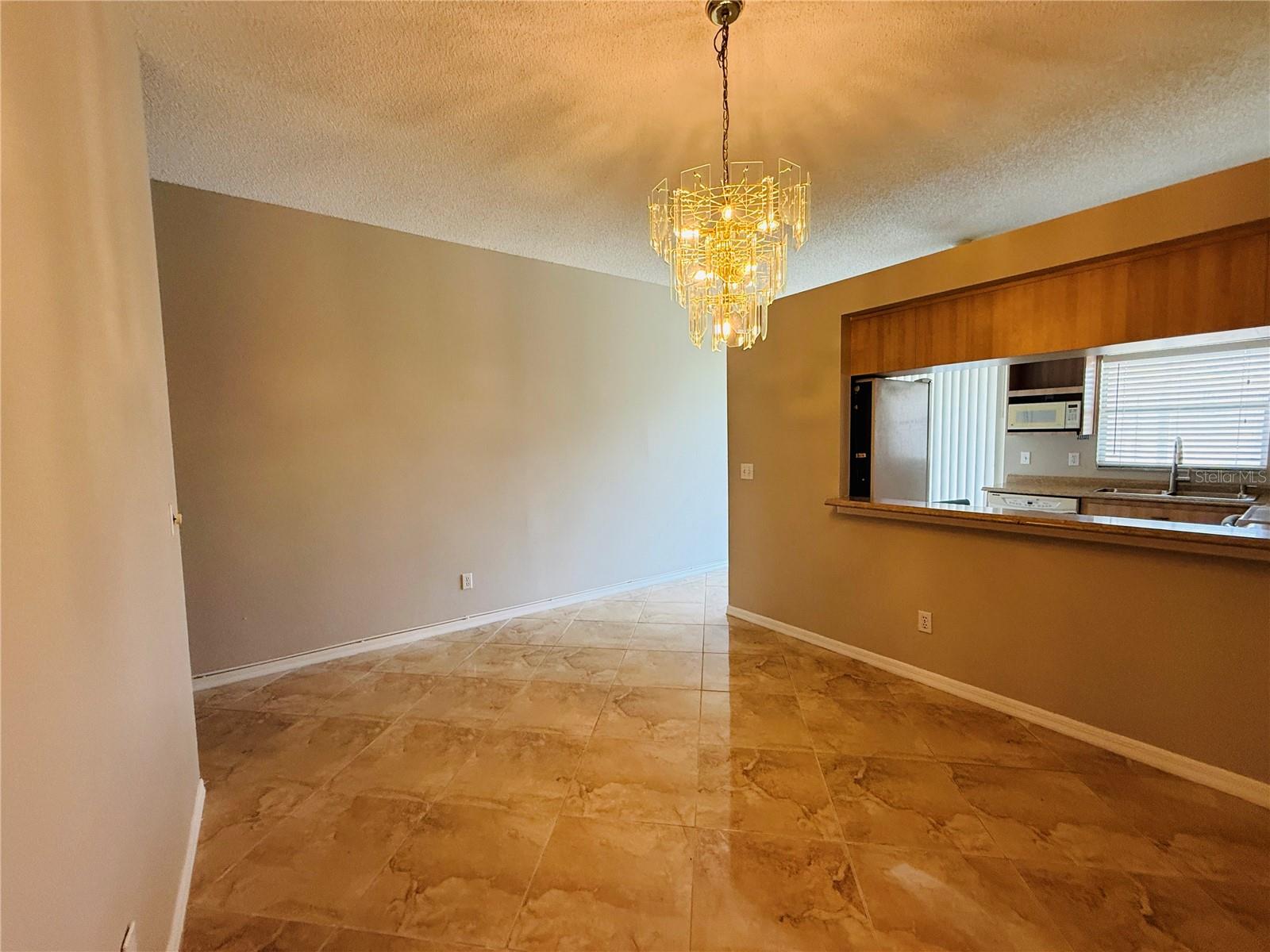Image 8 of 32 For 2843 Thaxton Drive 38