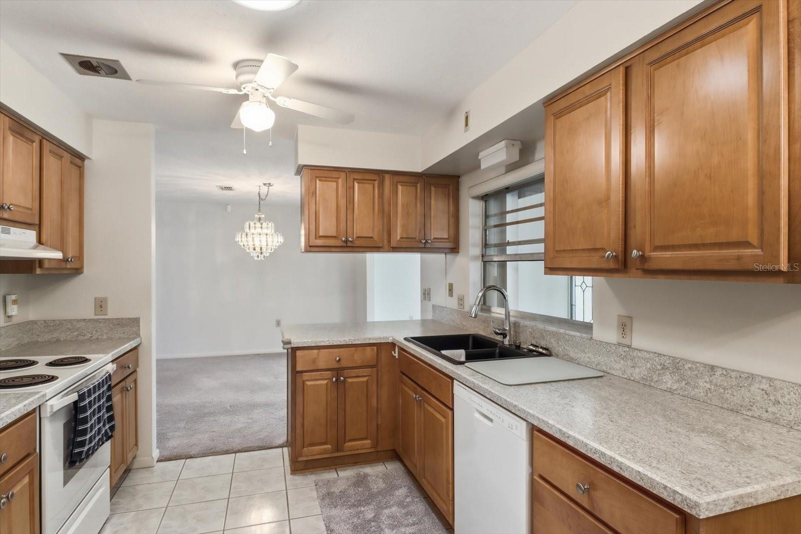 Image 15 of 43 For 42 Truman Boulevard